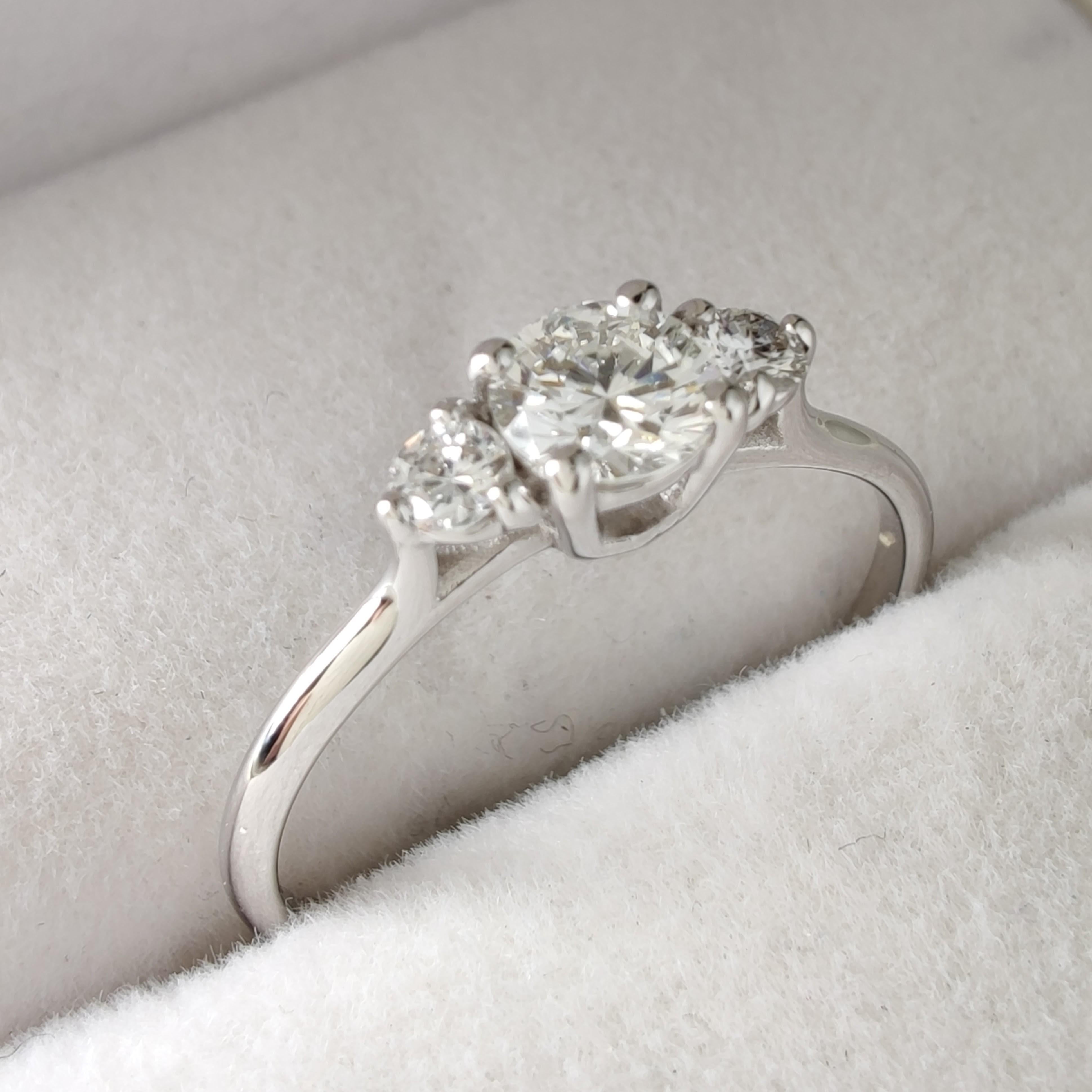 IGI Certified 0.45ct Natural Diamond Three-Stone Engagement Ring -18K White Gold For Sale 2