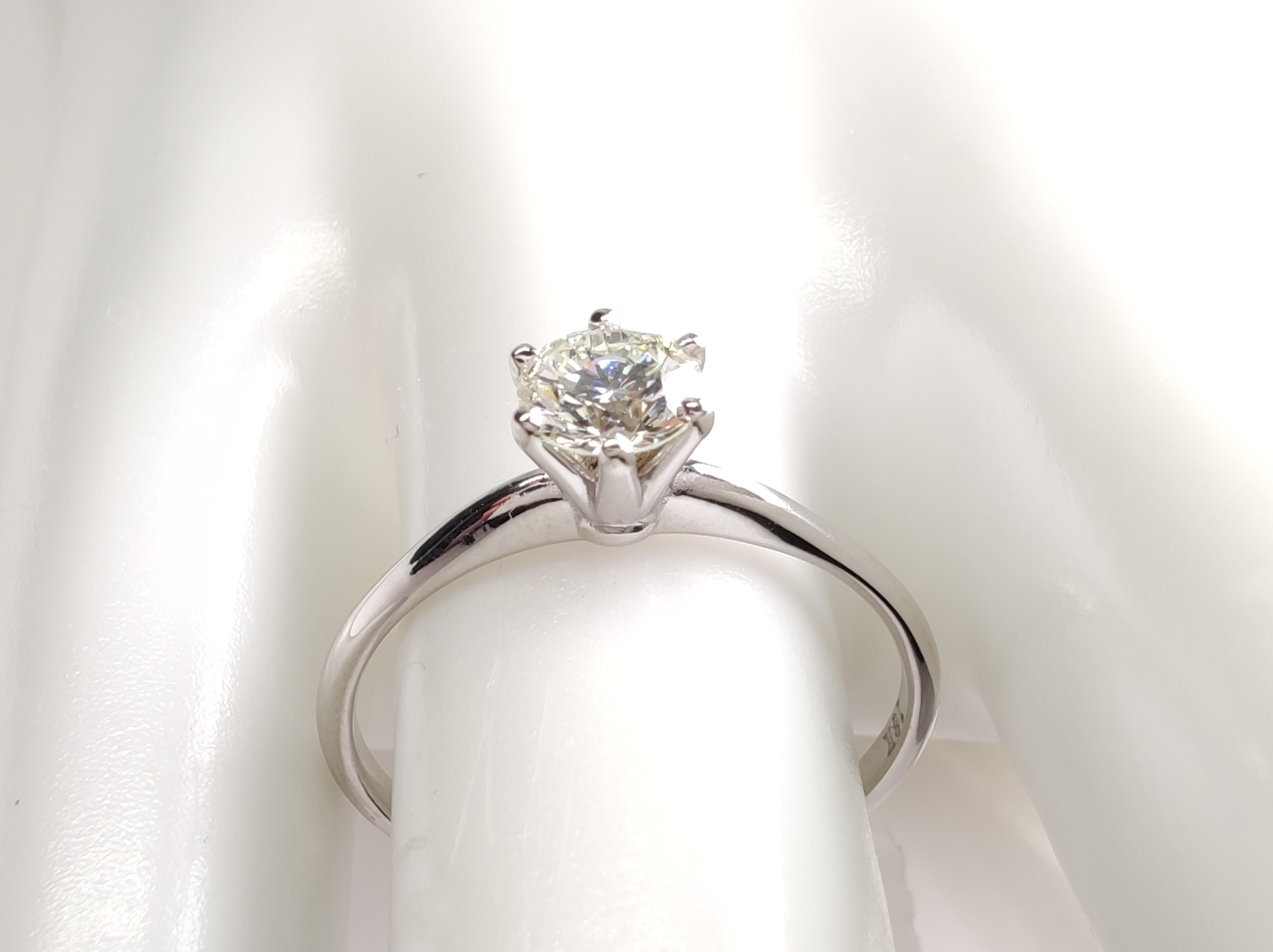 IGI-zertifizierter 0,50 Karat natürlicher Diamant Solitär-Ring -18K massives Weißgold im Angebot 5