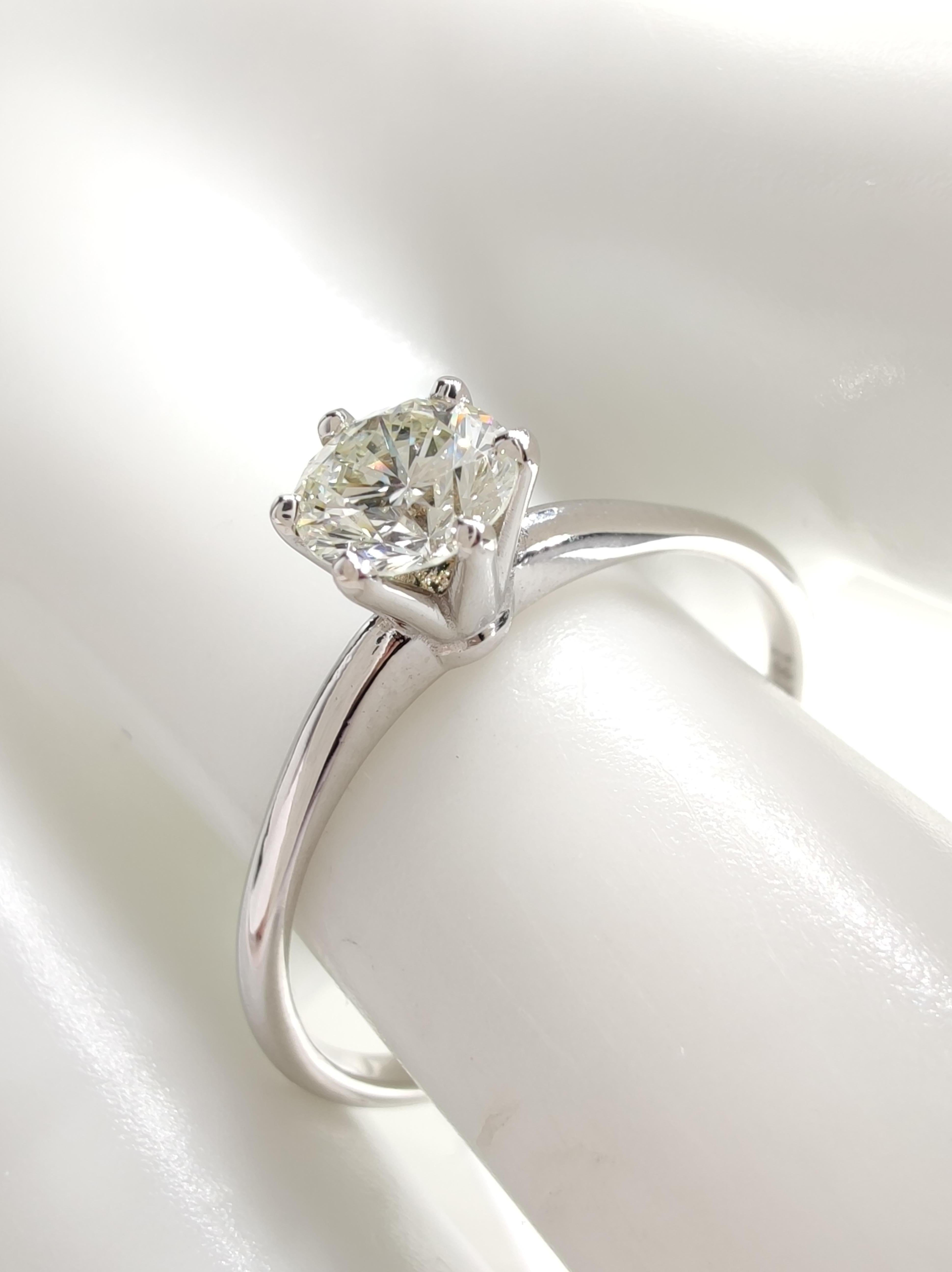 IGI-zertifizierter 0,50 Karat natürlicher Diamant Solitär-Ring -18K massives Weißgold Damen im Angebot