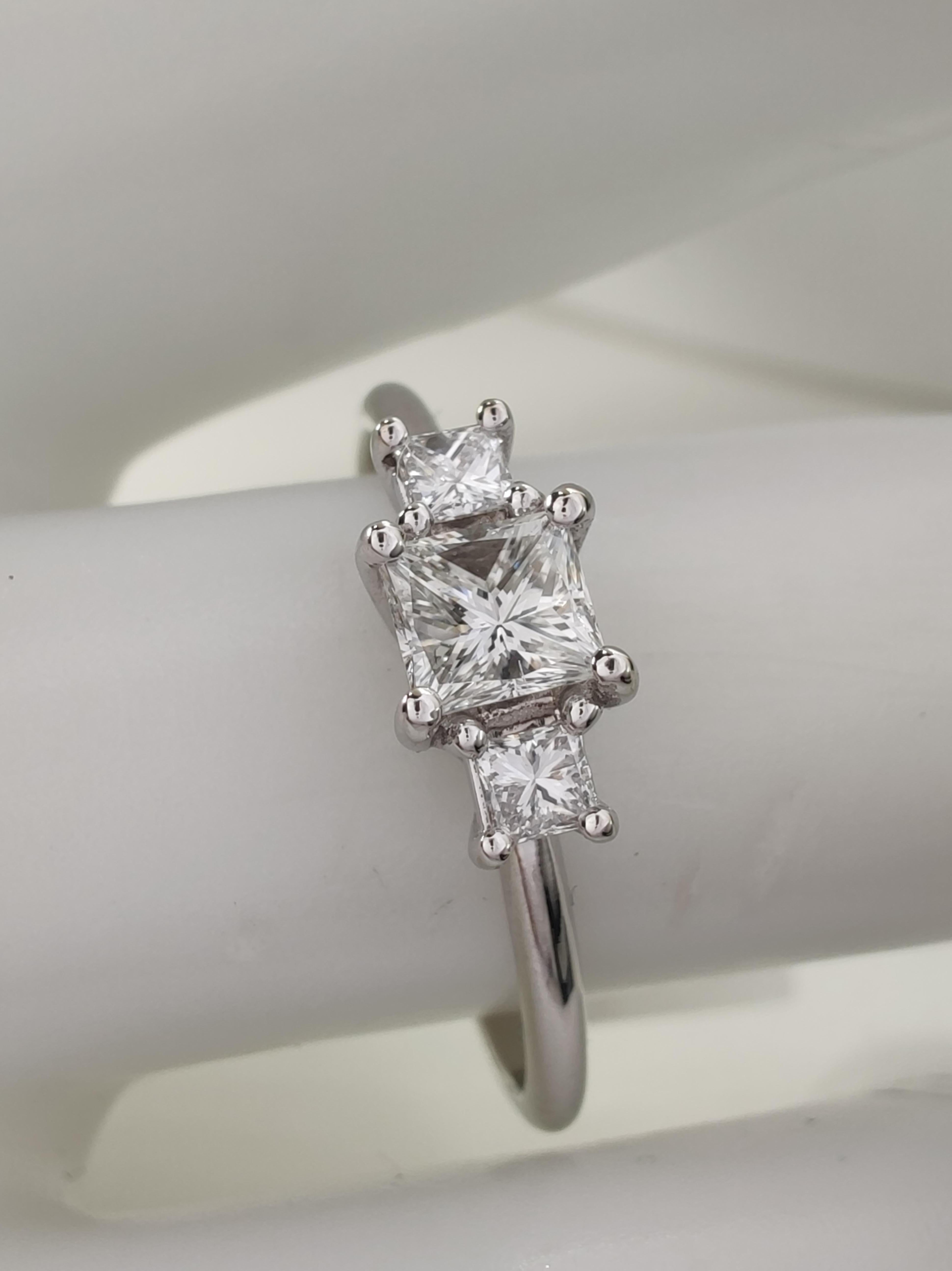 IGI Certified 0.50ct Natural Diamond Three-Stone Engagement Ring -18K White Gold For Sale 5