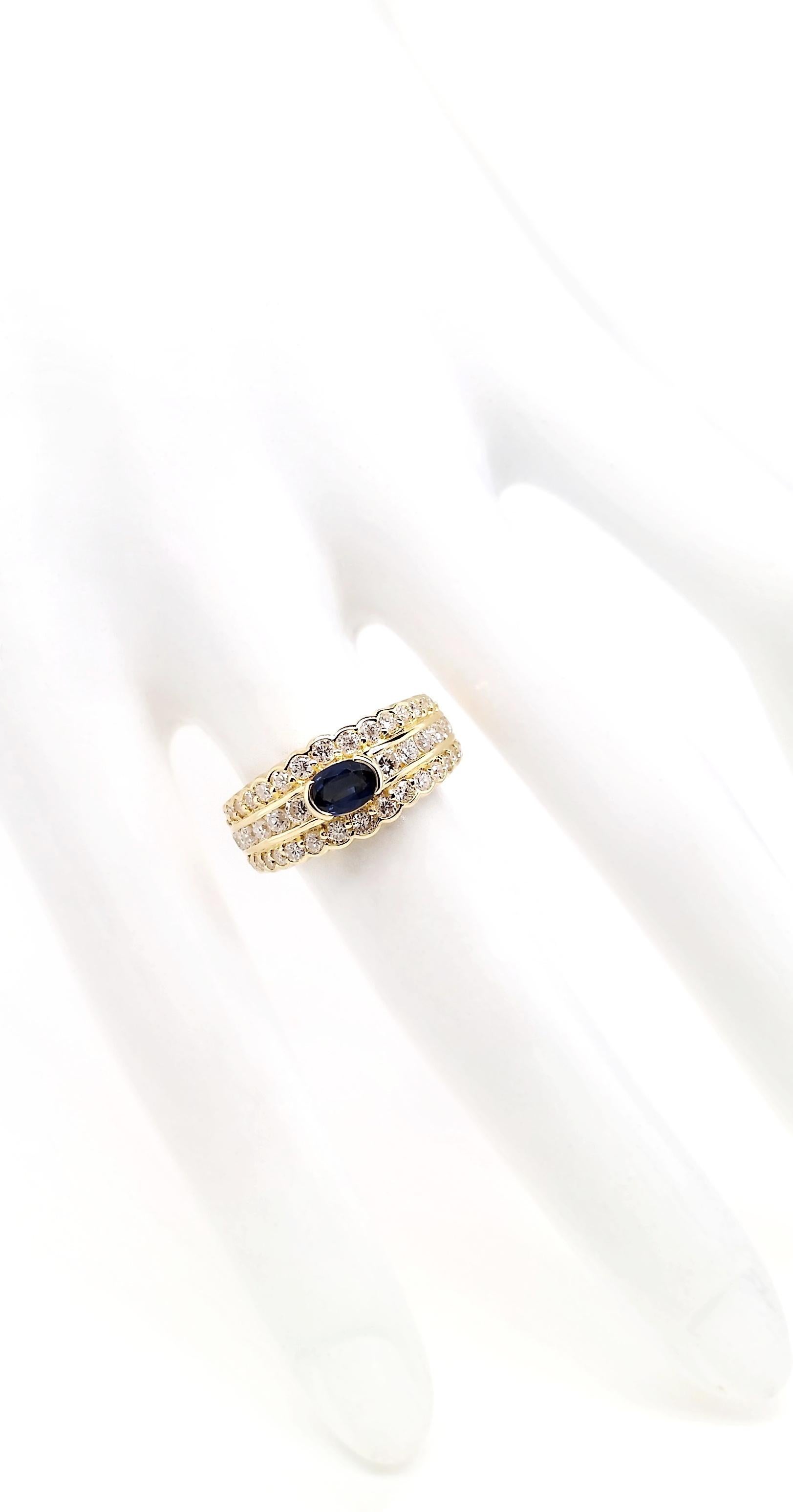IGI Certified 0.51ct No-treated Sapphire 1.22ct Diamonds 18K Yellow Gold Ring In New Condition For Sale In Hong Kong, HK