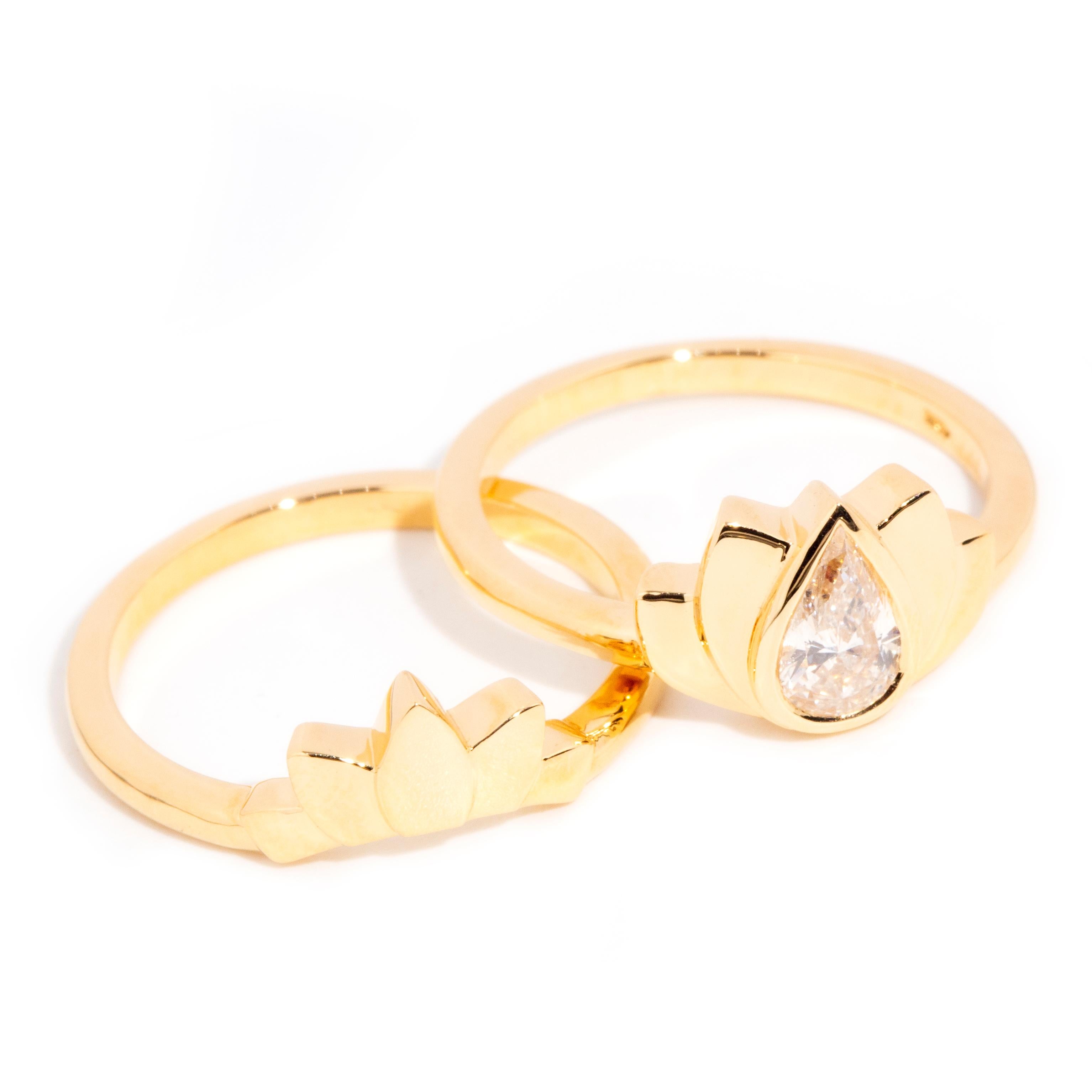 IGI Certified 0.52 Carat Pear Cut Diamond 18 Carat Gold Lotus Two Ring Set For Sale 6