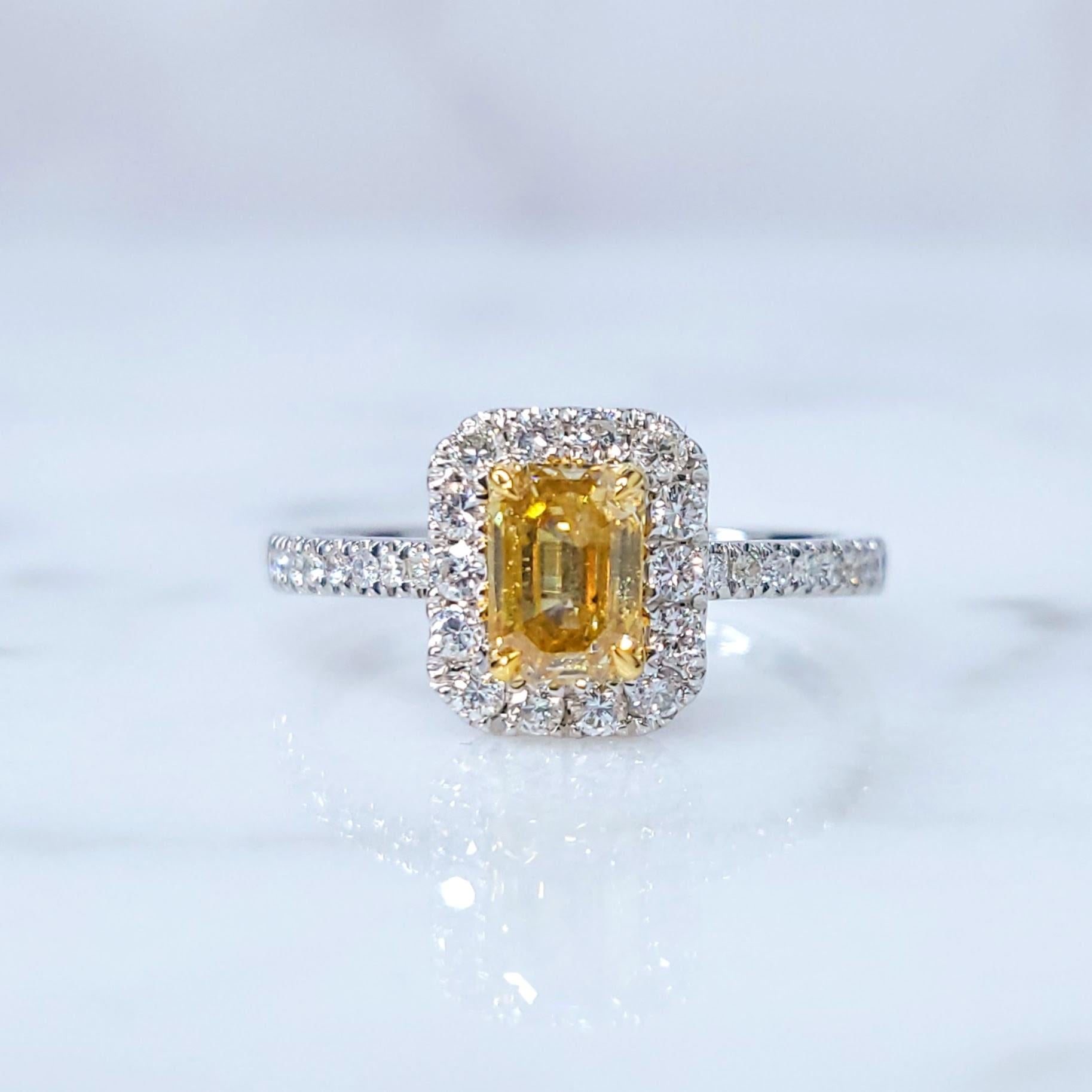 IGI Certified 0.59 Carat Yellow Diamond & 0.27 Carat Diamond Ring in 18K Gold For Sale 4