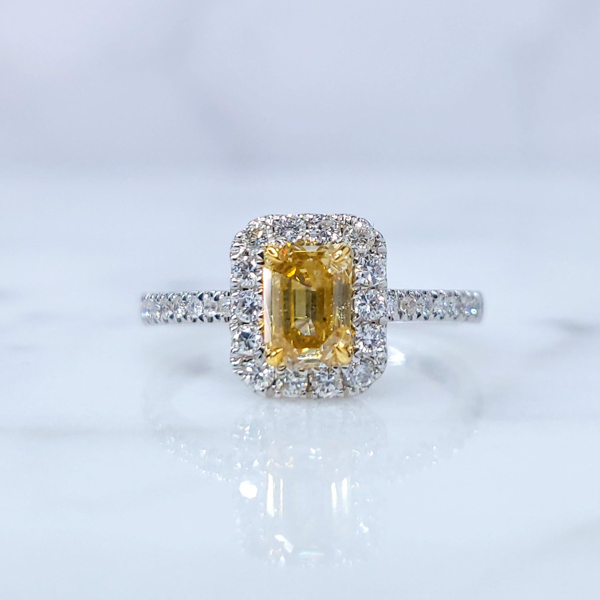 IGI Certified 0.59 Carat Yellow Diamond & 0.27 Carat Diamond Ring in 18K Gold For Sale 5