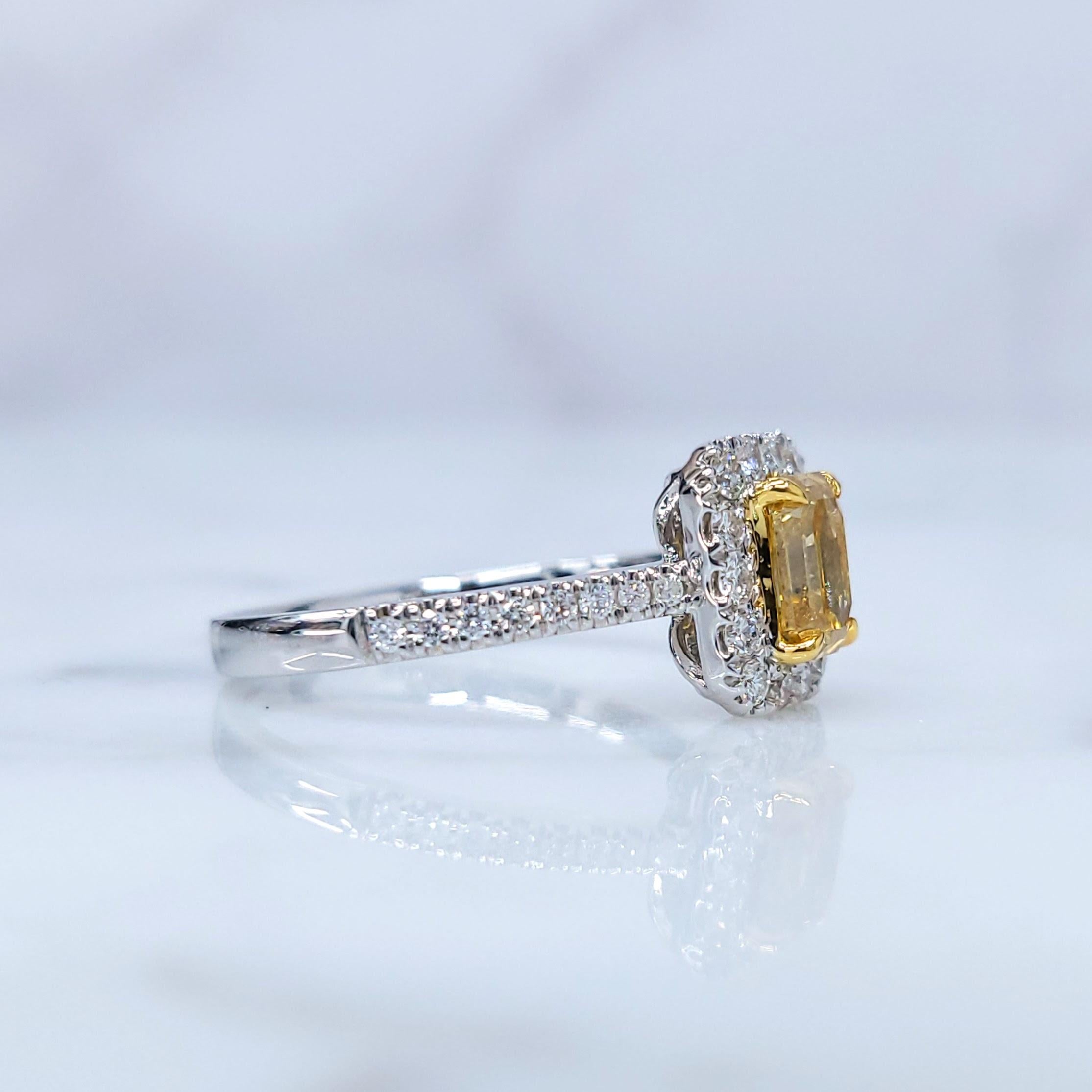 IGI Certified 0.59 Carat Yellow Diamond & 0.27 Carat Diamond Ring in 18K Gold For Sale 2