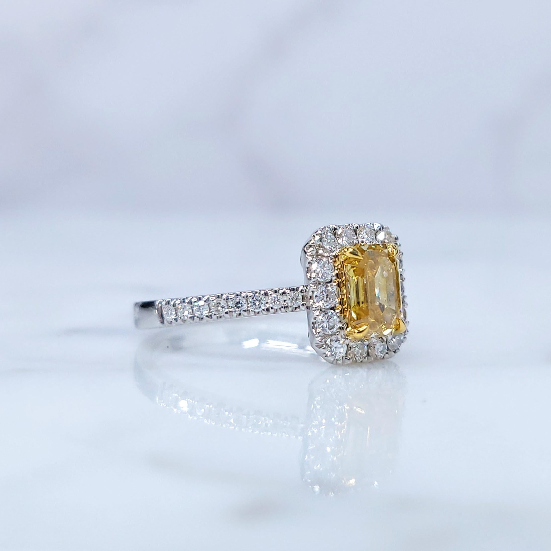 IGI Certified 0.59 Carat Yellow Diamond & 0.27 Carat Diamond Ring in 18K Gold For Sale 3