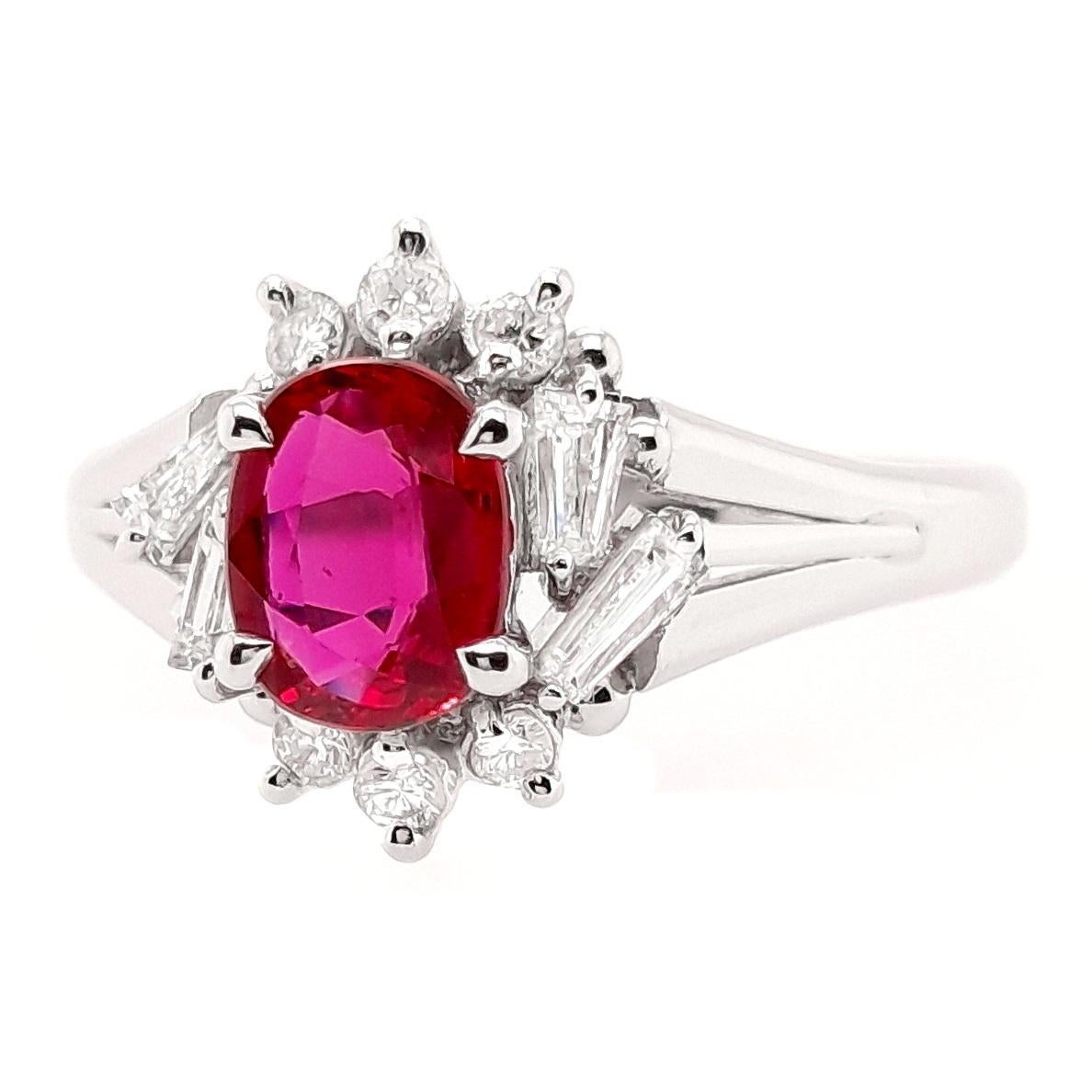 Rubí natural certificado IGI de 0,68 ct y diamantes naturales de 0,27 ct Anillo de platino en Nuevo Estado en Hong Kong, HK