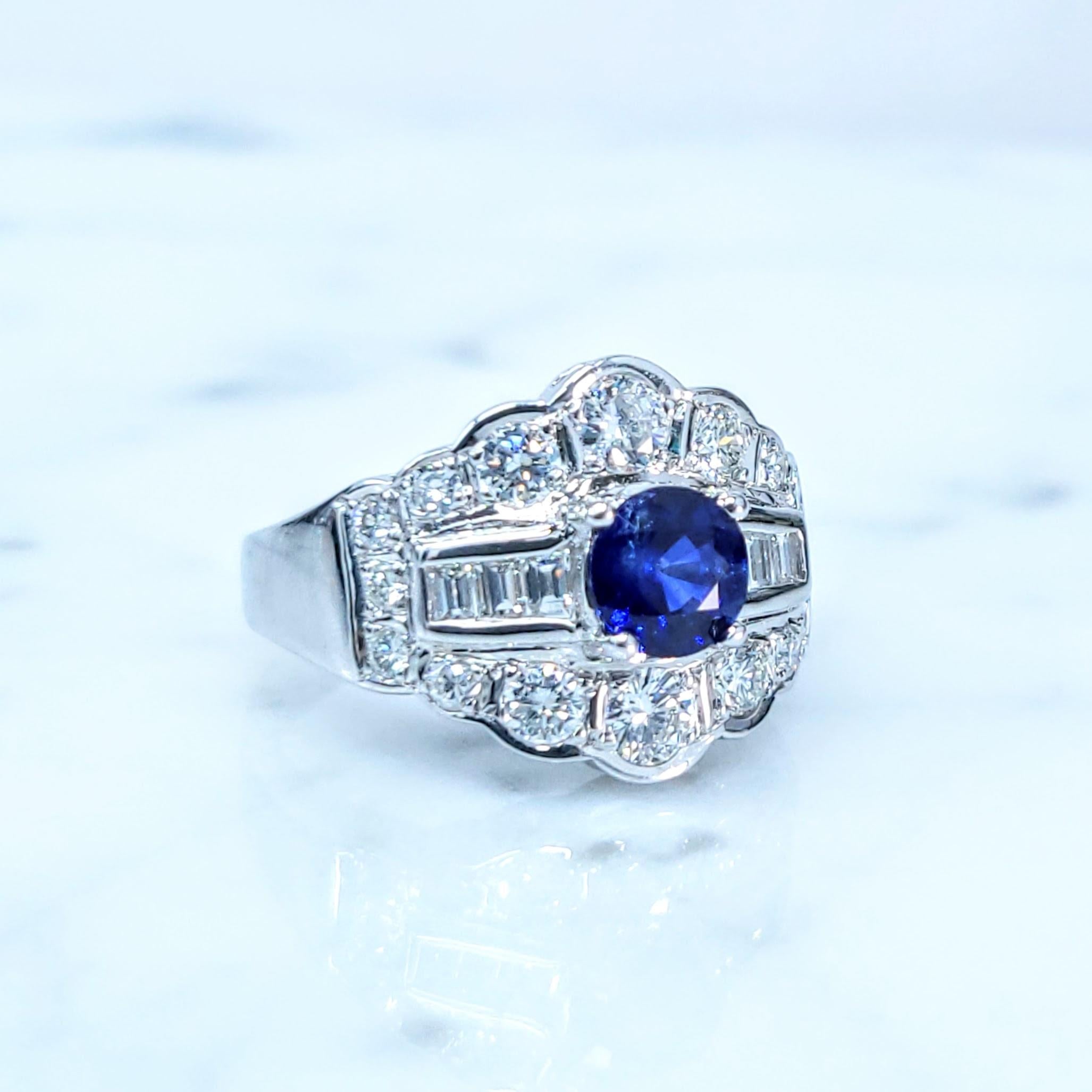 IGI Certified 0.73 Carat Blue Sapphire & Diamond Ring in 18K White Gold In New Condition For Sale In KOWLOON, HK
