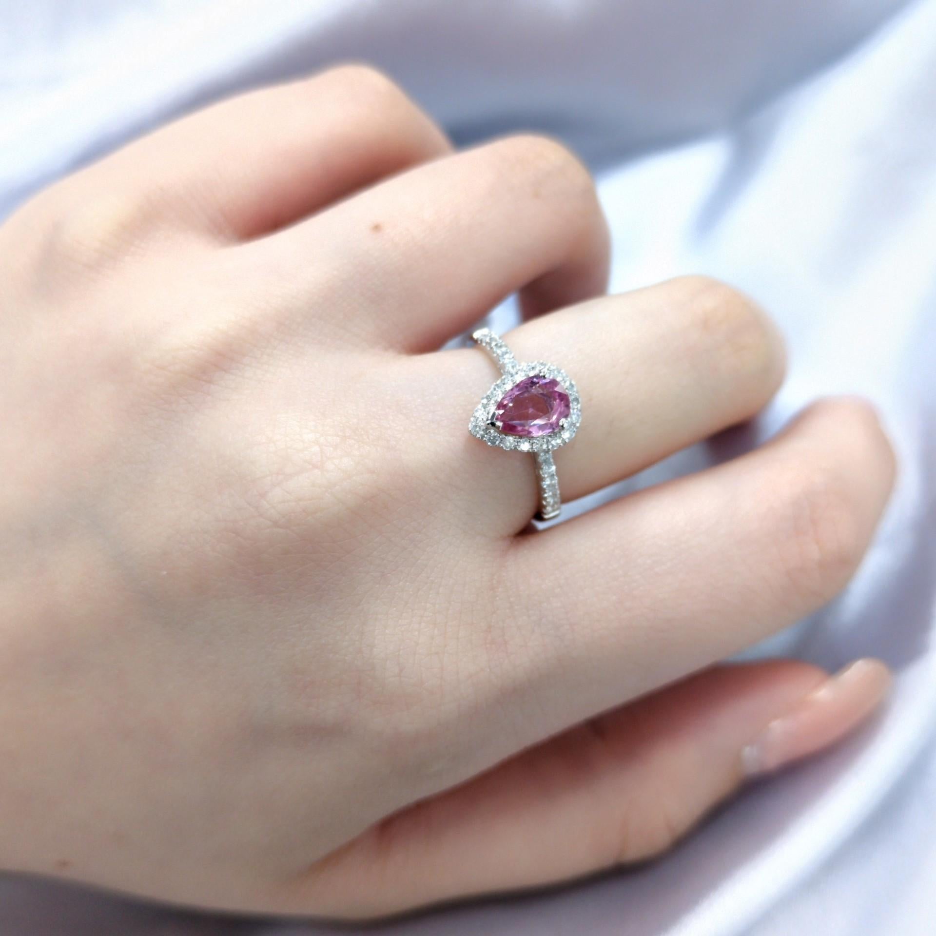 IGI-zertifizierter 0,77 Karat unbehandelter rosa Saphir & Diamantring 18K Weißgold im Angebot 2
