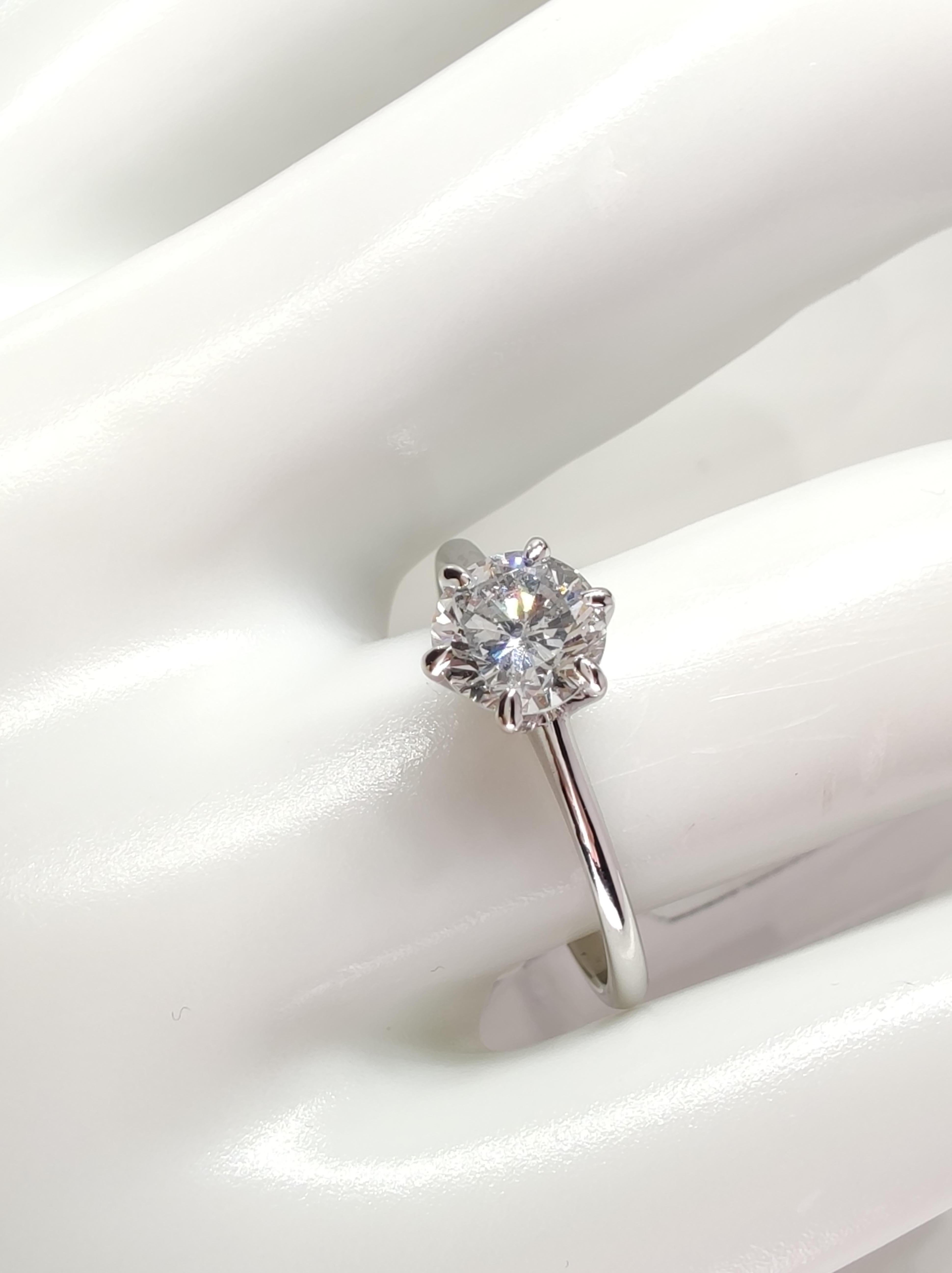 IGI-zertifizierter 0,80 Karat natürlicher Diamant Solitär-Ring -18K hite Gold - Sechs Zacken im Zustand „Neu“ im Angebot in Sant Josep de sa Talaia, IB