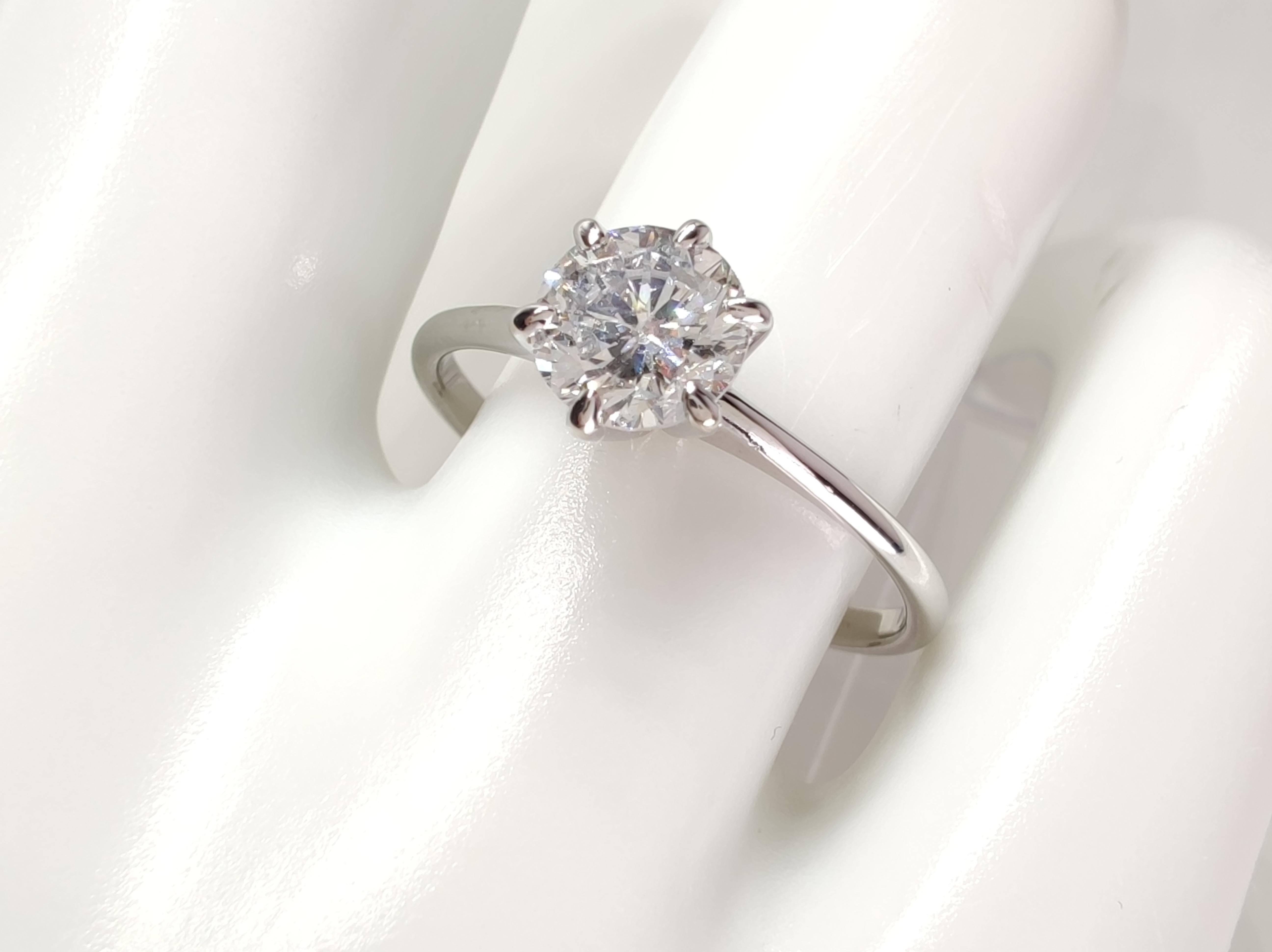 IGI-zertifizierter 0,80 Karat natürlicher Diamant Solitär-Ring -18K hite Gold - Sechs Zacken Damen im Angebot