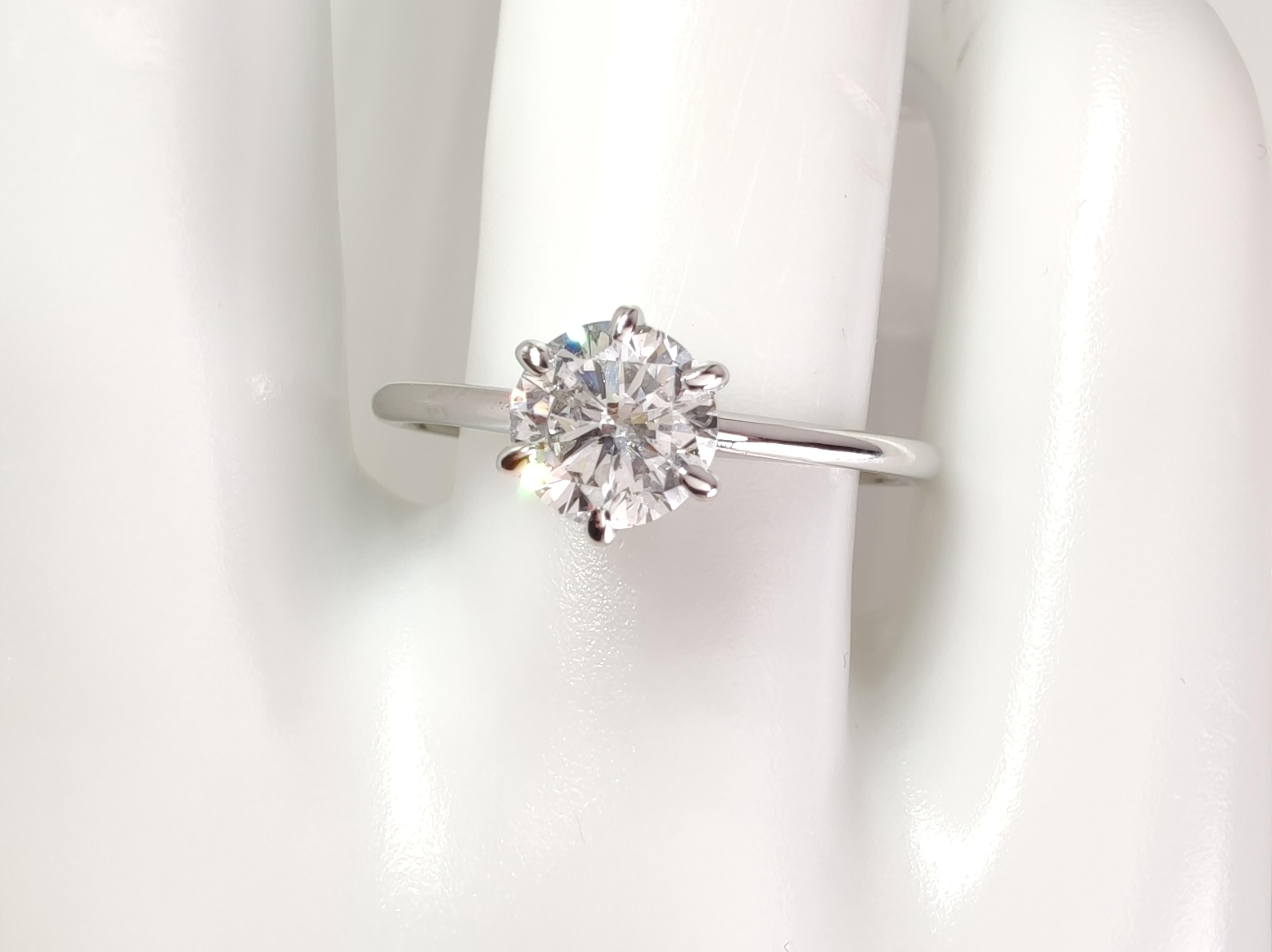 IGI-zertifizierter 0,80 Karat natürlicher Diamant Solitär-Ring -18K hite Gold - Sechs Zacken im Angebot 1