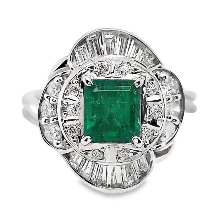 IGI Certificado 0,88ct Esmeralda Natural de Colombia 0,58ct Diamantes Anillo de Platino Corte esmeralda