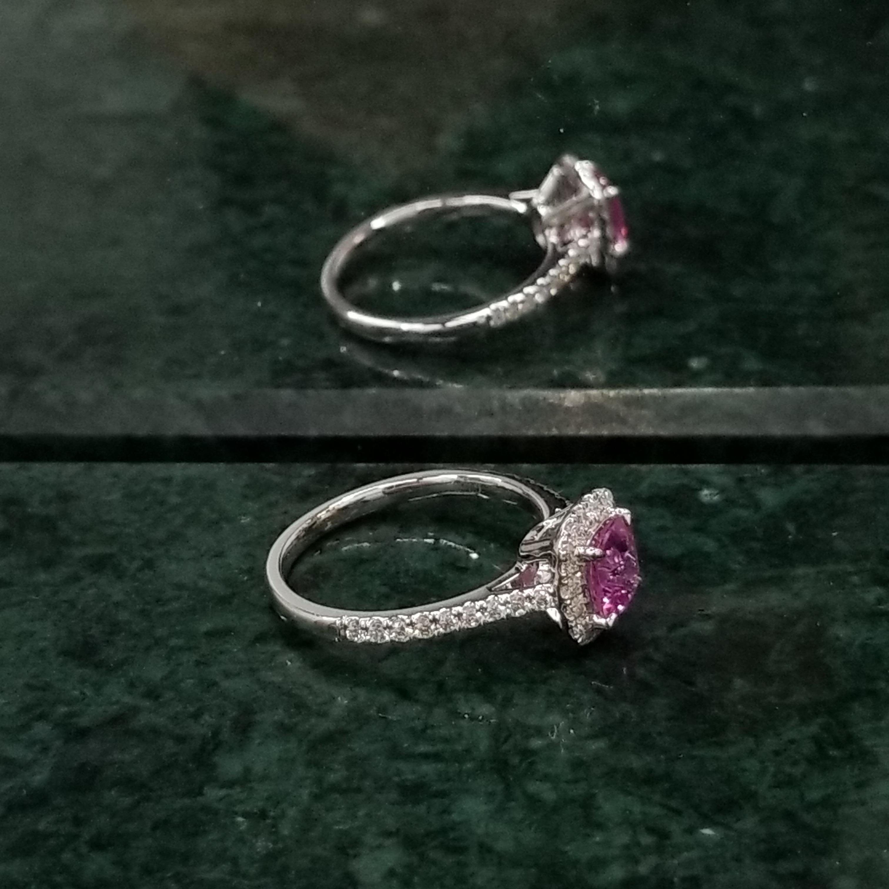 Women's IGI Certified 0.90 Carat Pink Sapphire & Diamond Ring in 18K White Gold For Sale