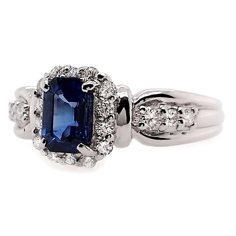 Platinring mit IGI-zertifiziertem 0,91 Karat Madagaskar-Saphir 0,31 Karat natürlichen Diamanten Damen im Angebot