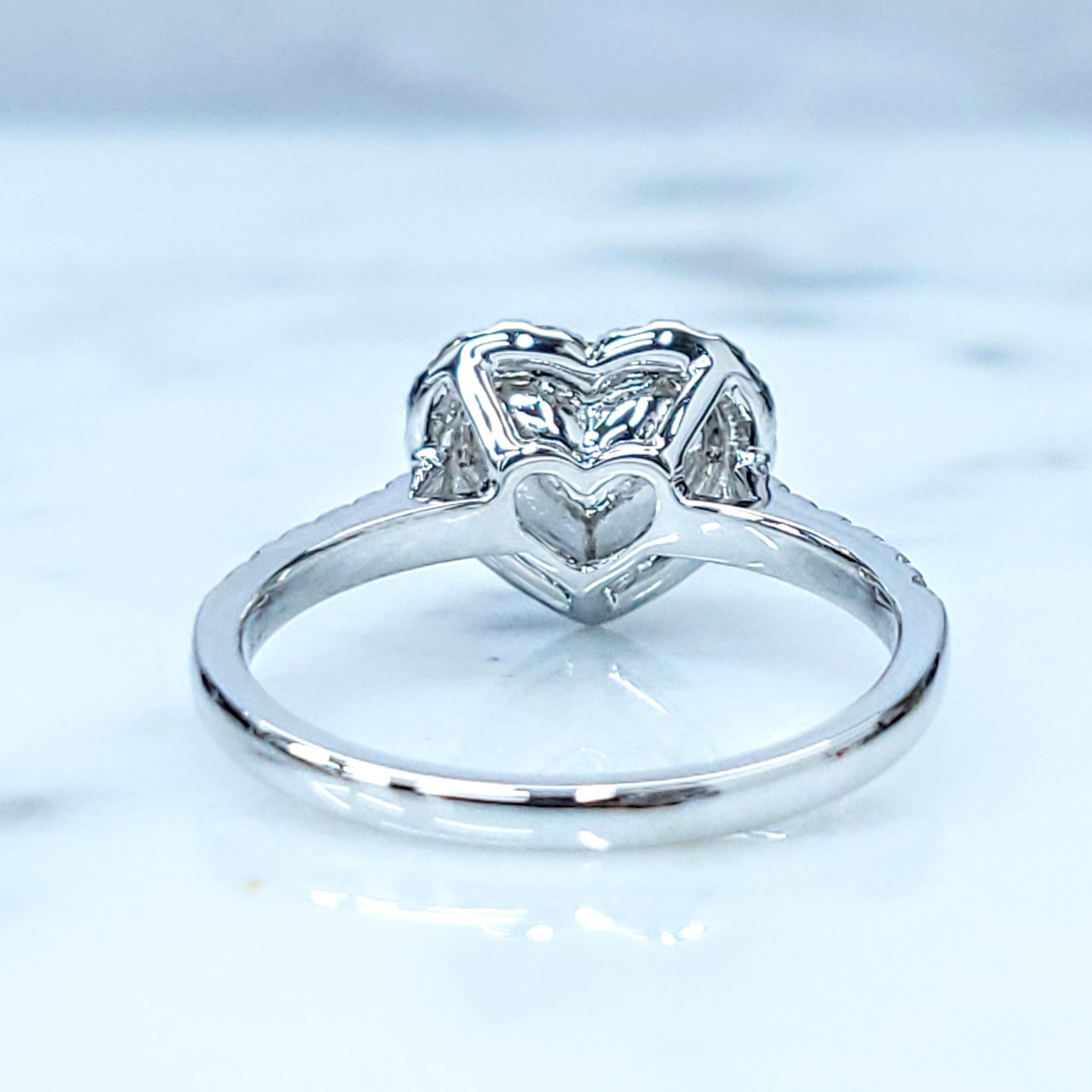 Heart Cut IGI certified 0.97 Carat Colombian Emerald & Diamond Ring in 18K White Gold For Sale