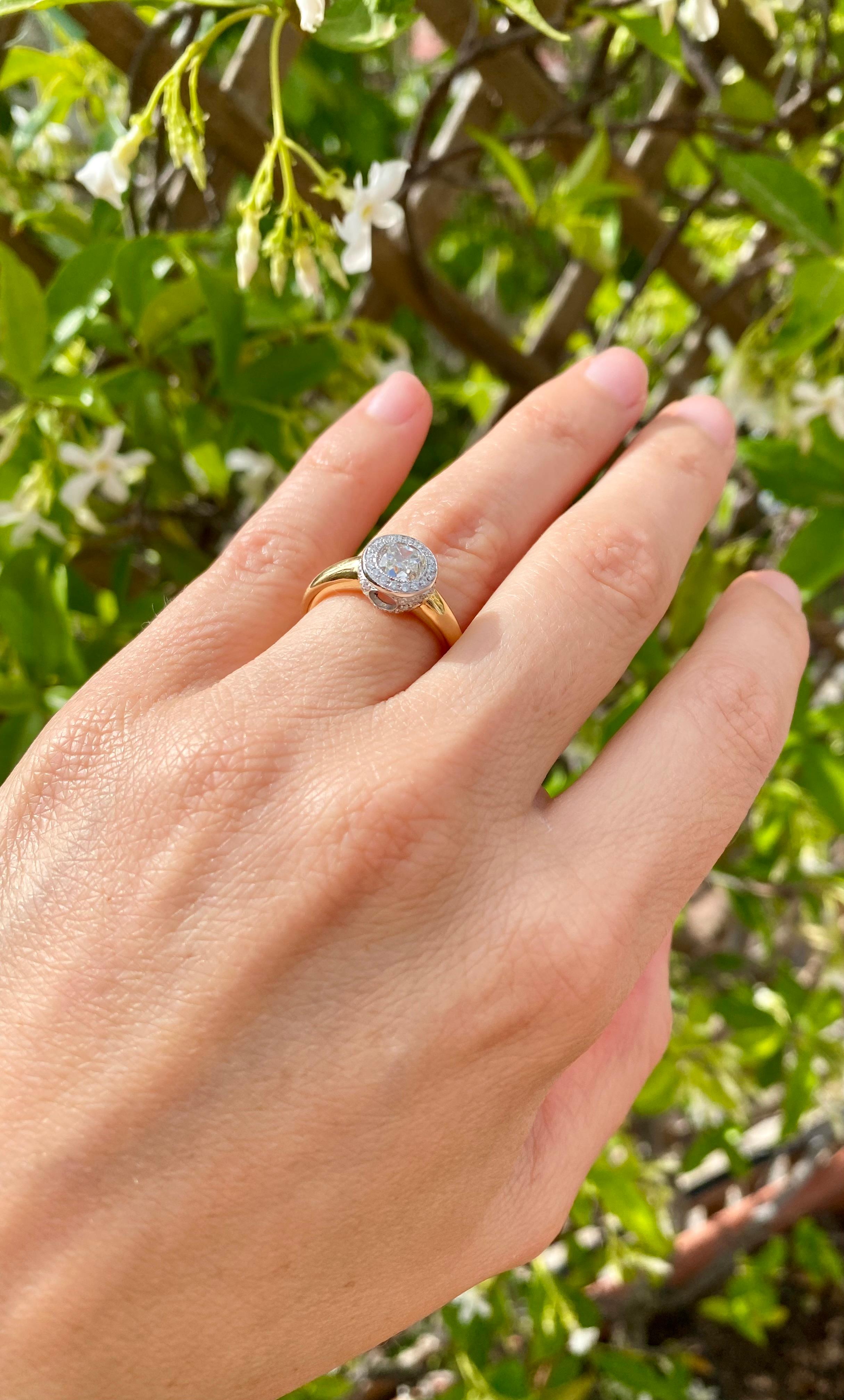 Bague solitaire en diamant taille coussin de 1 carat certifié IGI en vente 4