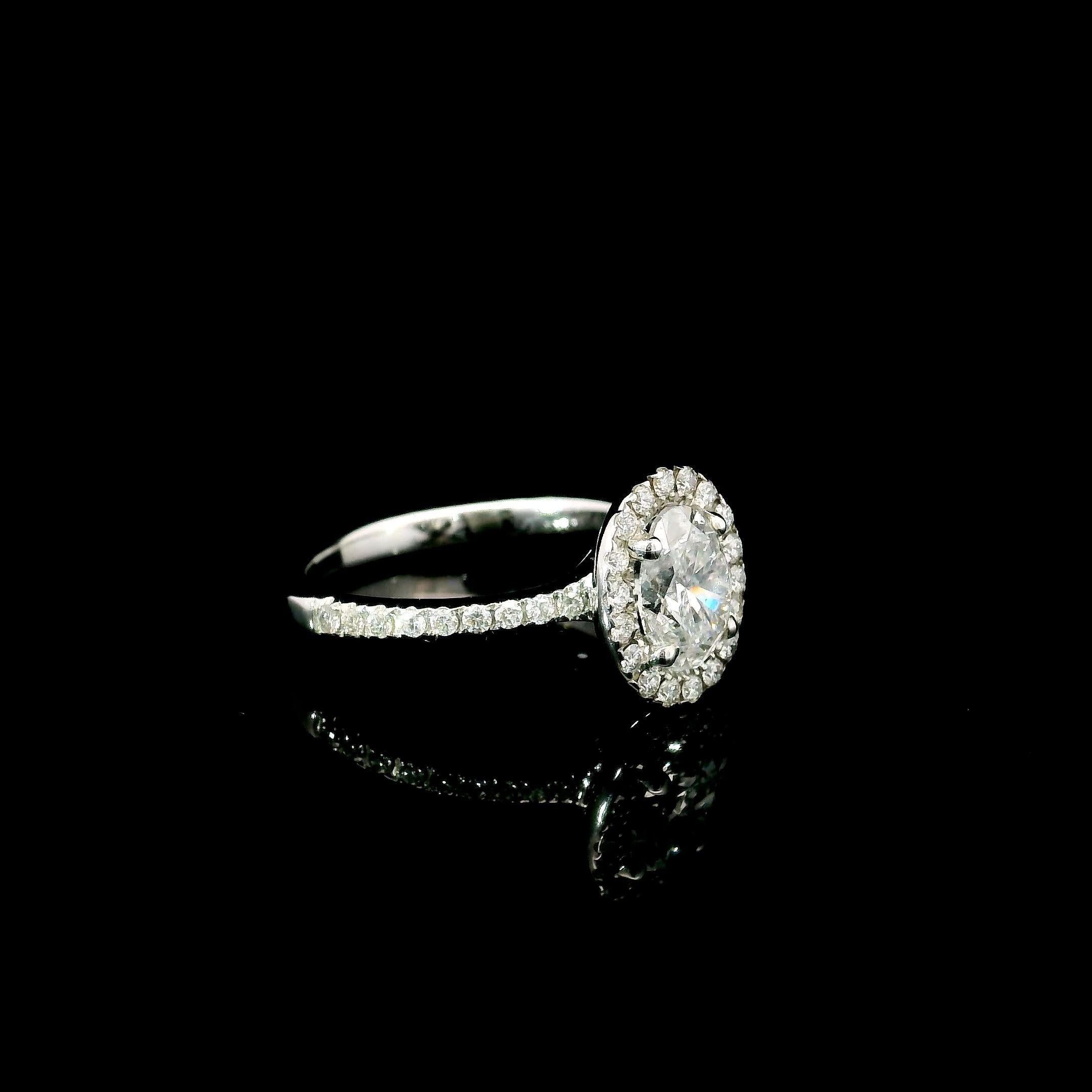 Oval Cut IGI Certified 1.00 Carat G Colour SI2 Clarity Diamond Ring