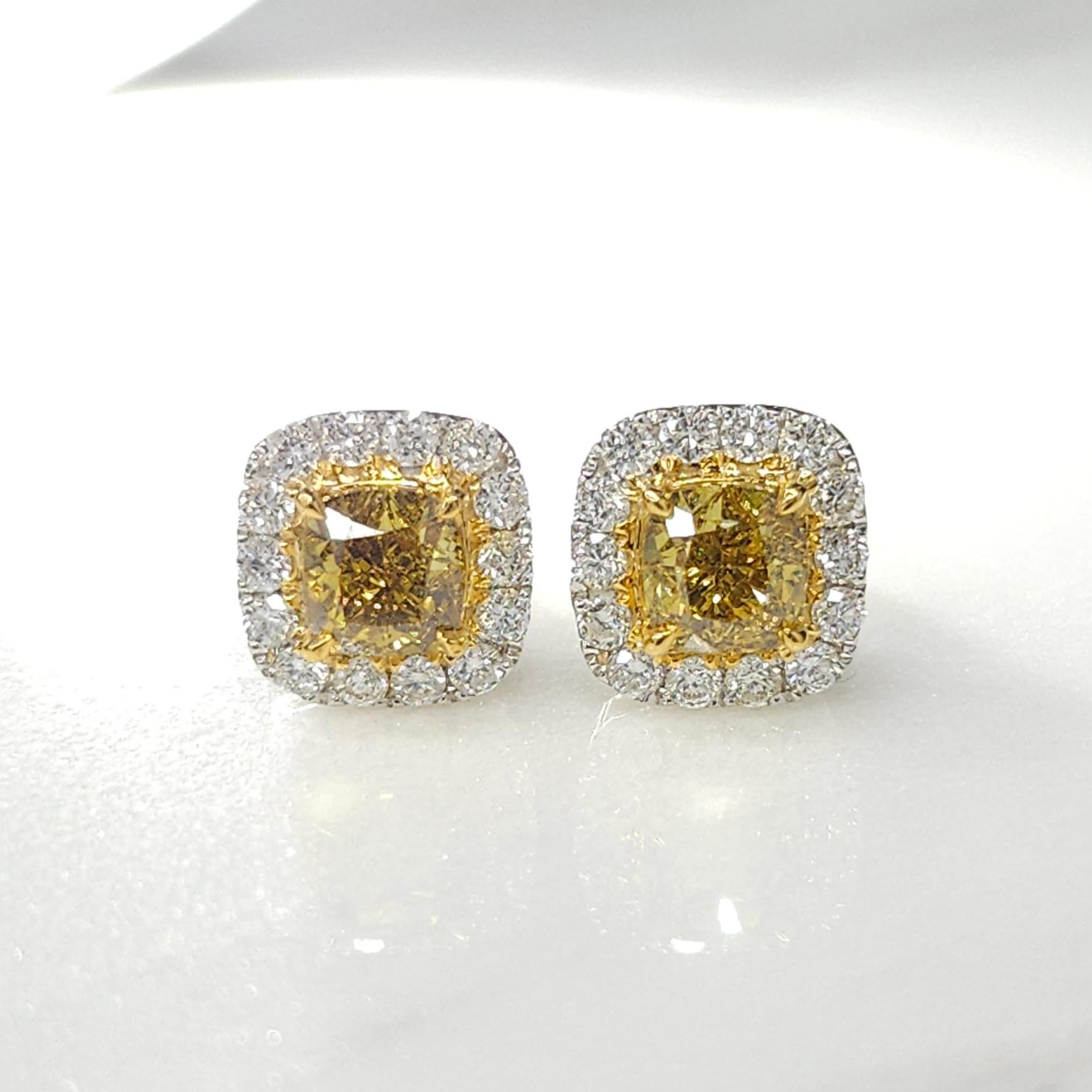Modern IGI Certified 1.00 Carat Yellow Diamond& 0.33 Carat Diamond Earrings in 18KGold For Sale