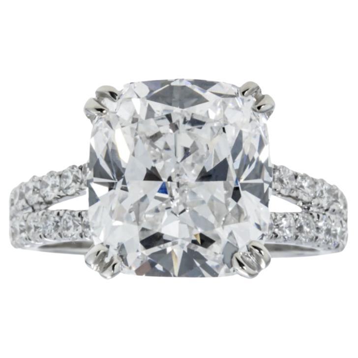 IGI Certified 10.00 Carats VS1 Diamond 18K Gold Solitaire For Sale