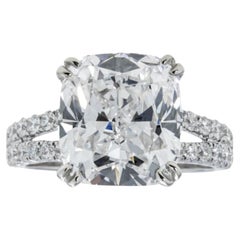 IGI Certified 10.00 Carats VS1 Diamond 18K Gold Solitaire