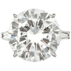 Anello con diamante rotondo taglio brillante certificato GIA da 7.75 carati