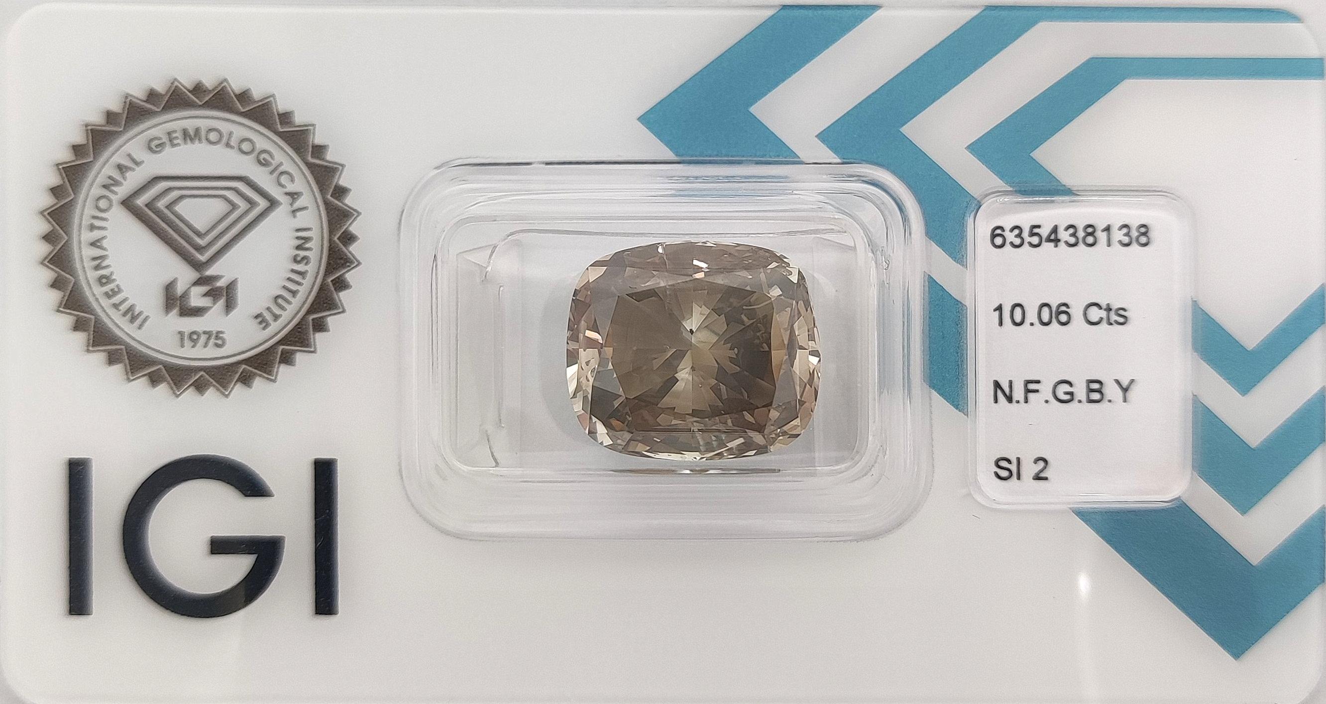 Taglio cuscino Certificato IGI  10,06 Carati Cuscino Fancy Grigio Marrone Giallo SI2 in vendita