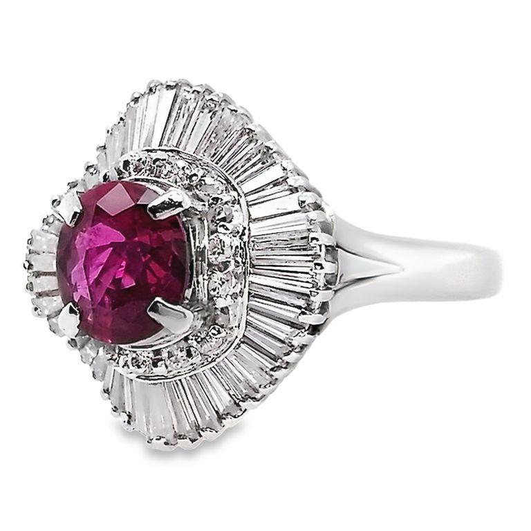Oval Cut IGI Certified 1.00ct Natural Ruby 0.94ct Natural Diamonds Platinum Ring For Sale