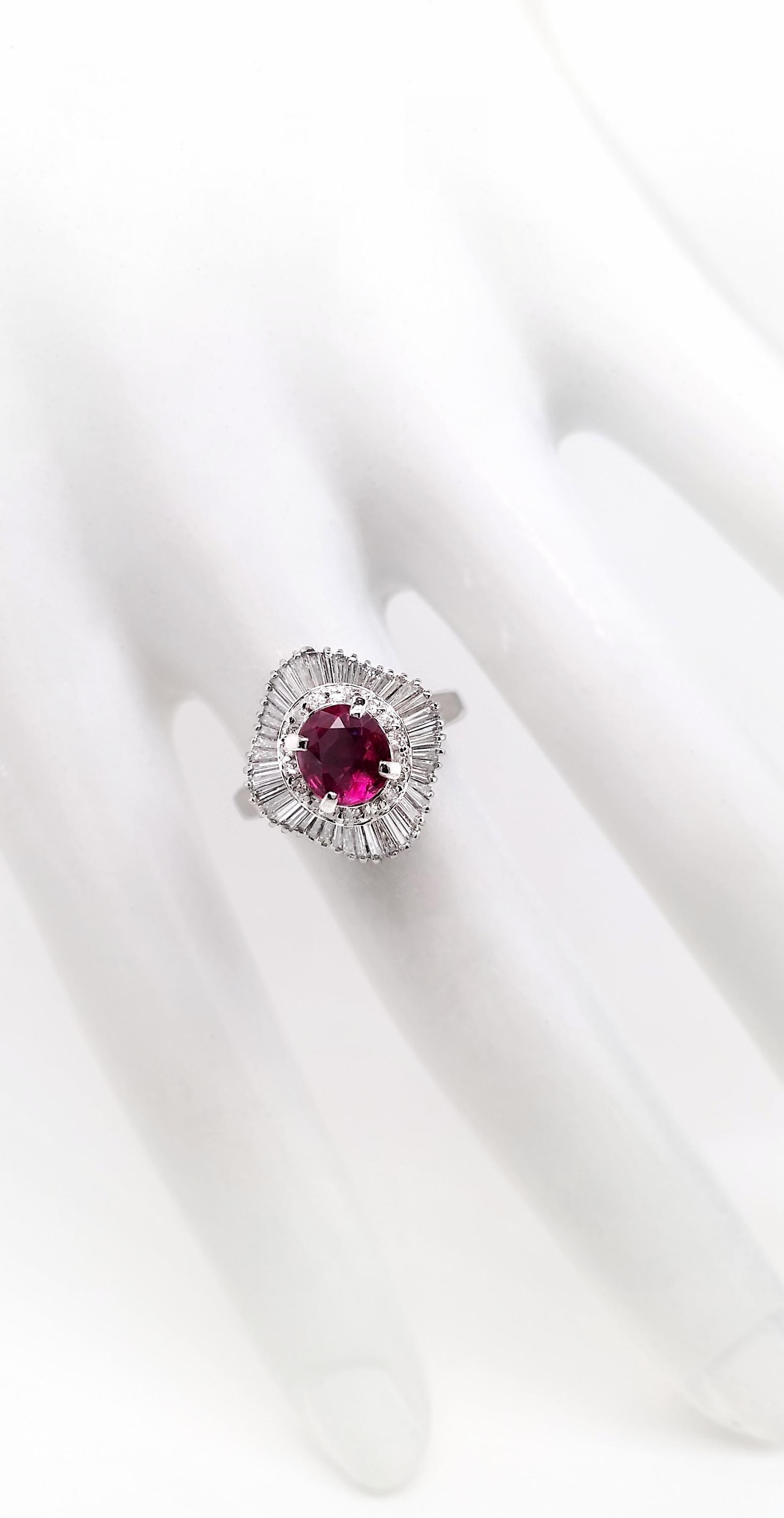 IGI Certified 1.00ct Natural Ruby 0.94ct Natural Diamonds Platinum Ring In New Condition For Sale In Hong Kong, HK