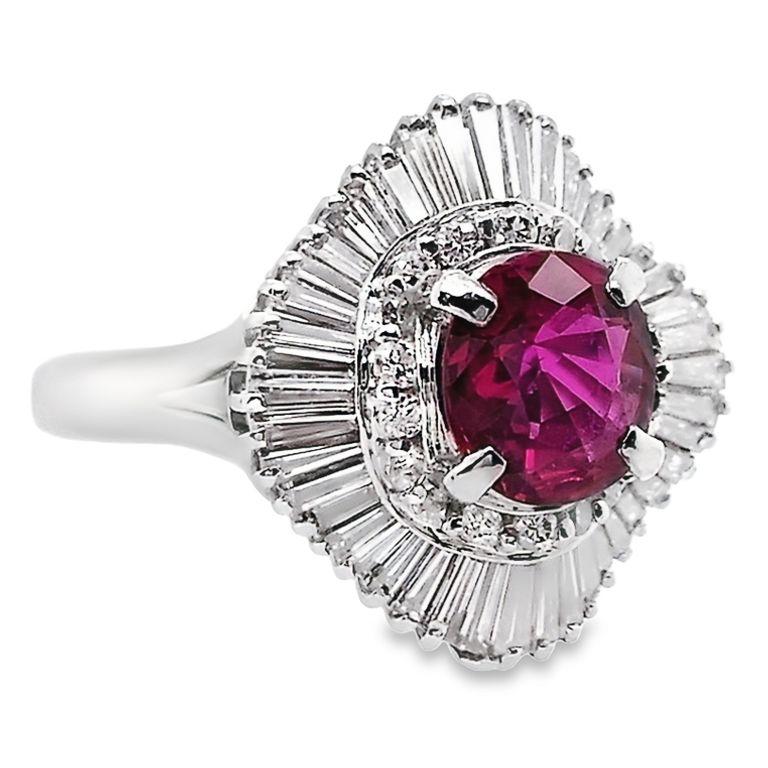 Women's IGI Certified 1.00ct Natural Ruby 0.94ct Natural Diamonds Platinum Ring For Sale
