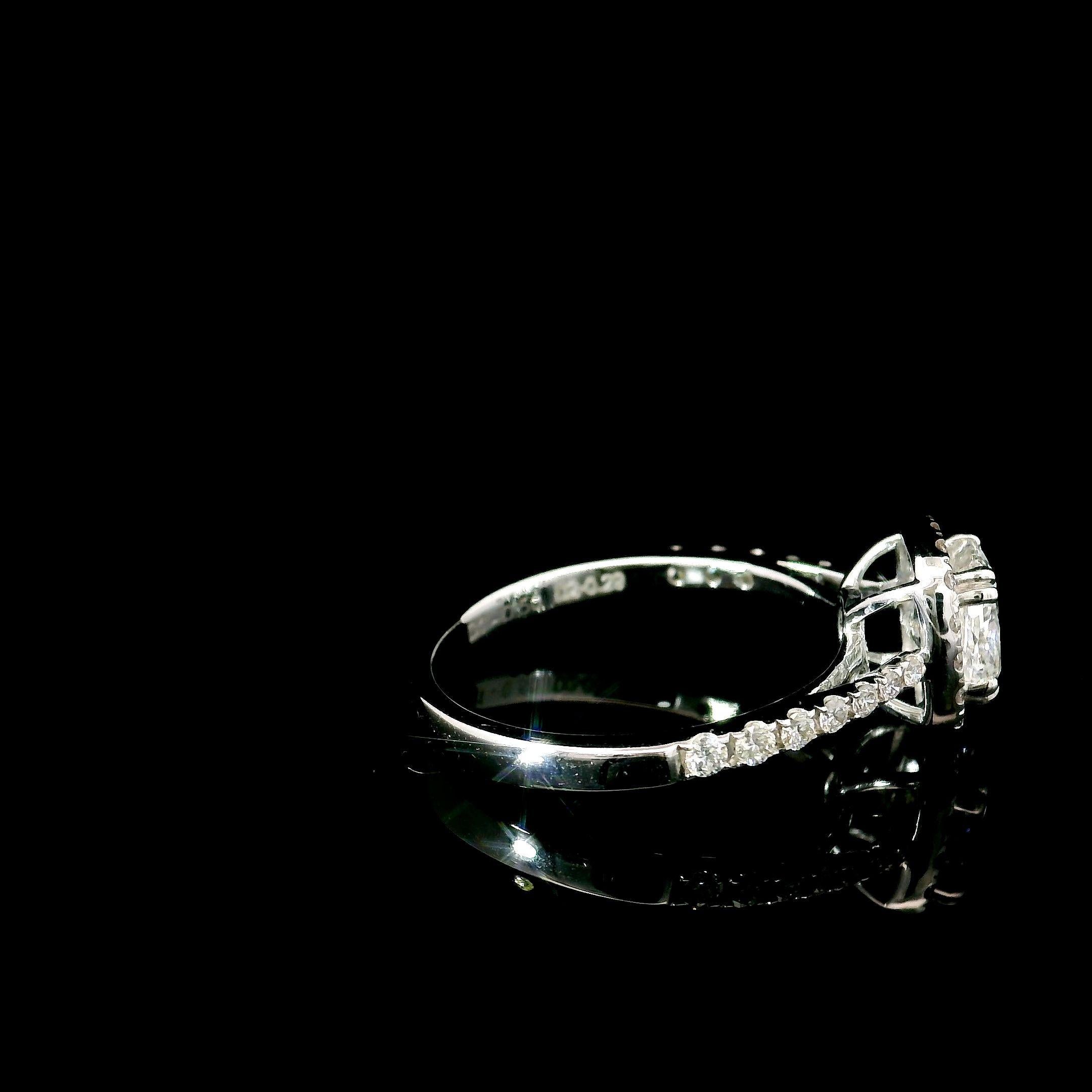 Women's or Men's IGI Certified 1.01 Carat F Colour SI2 Clarity Diamond Ring For Sale