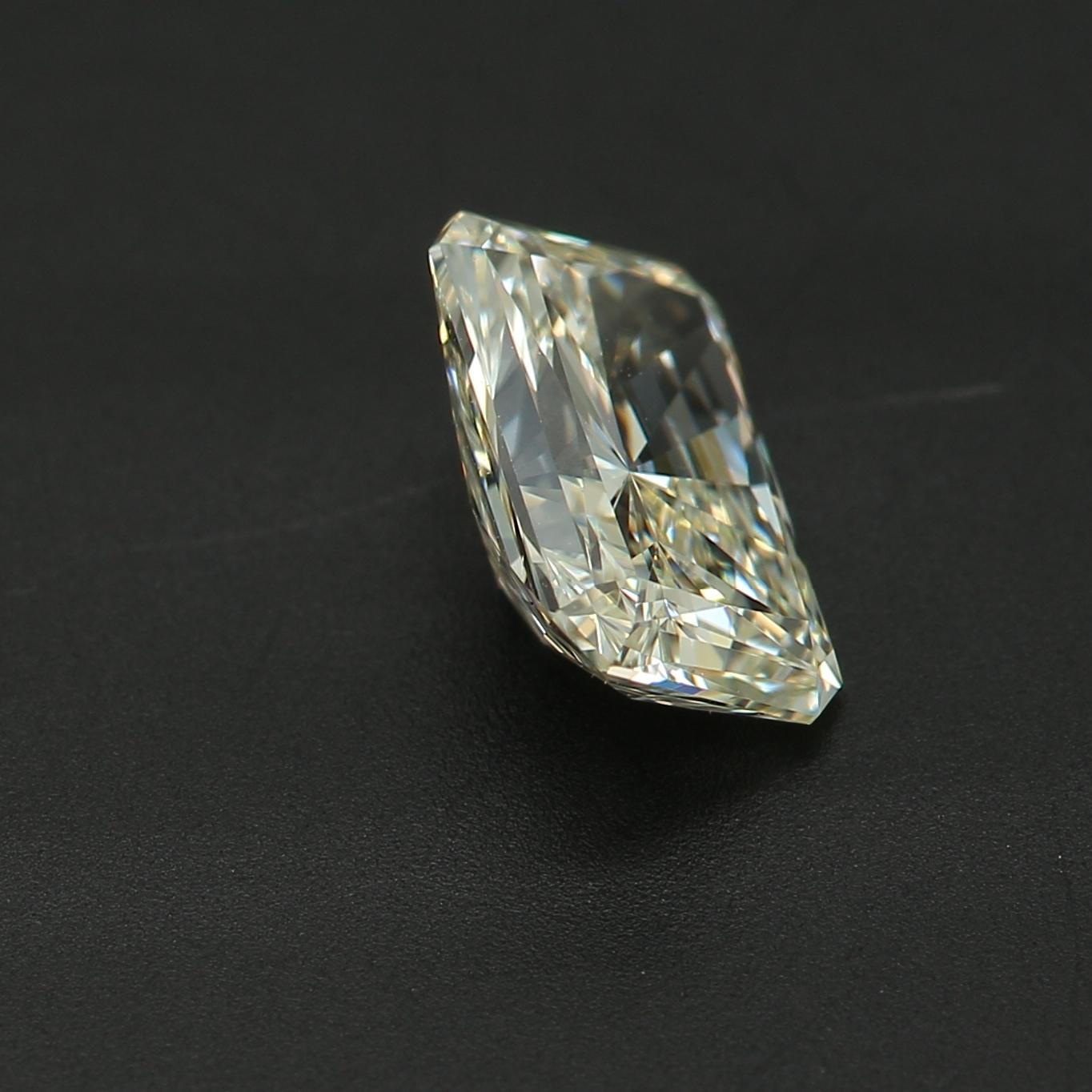 Women's or Men's IGI Certified 1.01 Carat J Colour VS1 Clarity Diamond For Sale