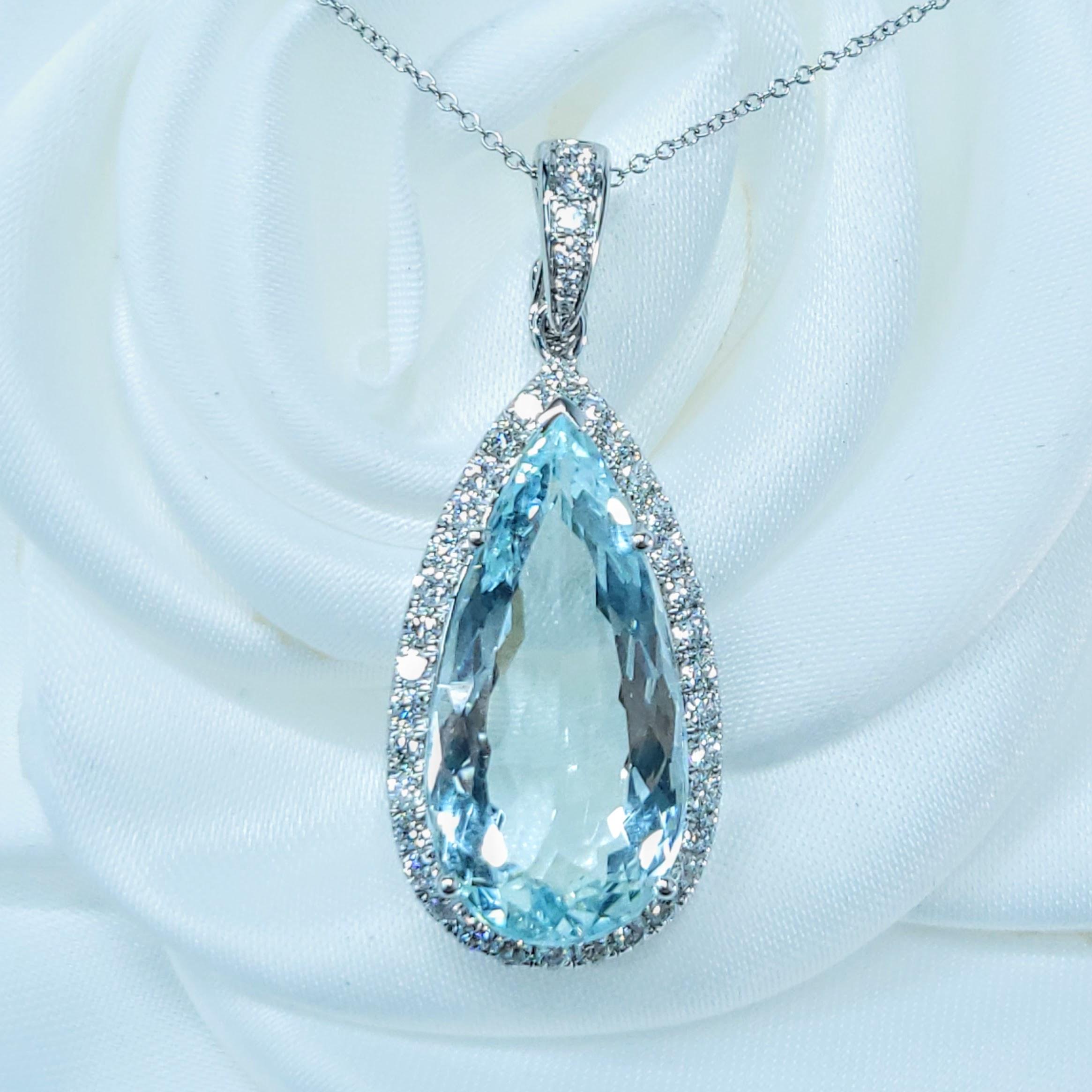 Aigue-marine et diamant certifiés IGI de 10,11 carats en or blanc 18 carats Neuf - En vente à KOWLOON, HK