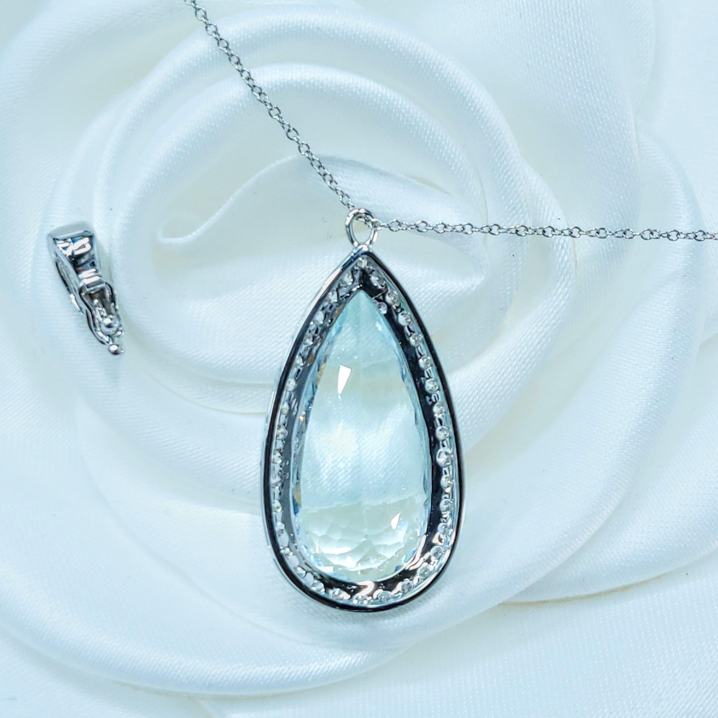 Aigue-marine et diamant certifiés IGI de 10,11 carats en or blanc 18 carats en vente 3
