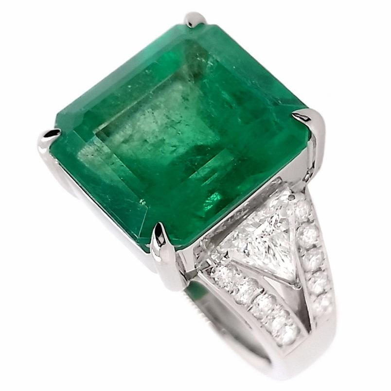 Women's or Men's IGI Certified 10.18ct Colombia Emerald and 1.09ct Natural Diamonds Platinum Ring For Sale