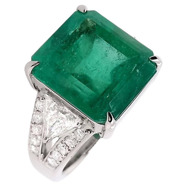 IGI Certified 10.18ct Colombia Emerald and 1.09ct Natural Diamonds Platinum Ring