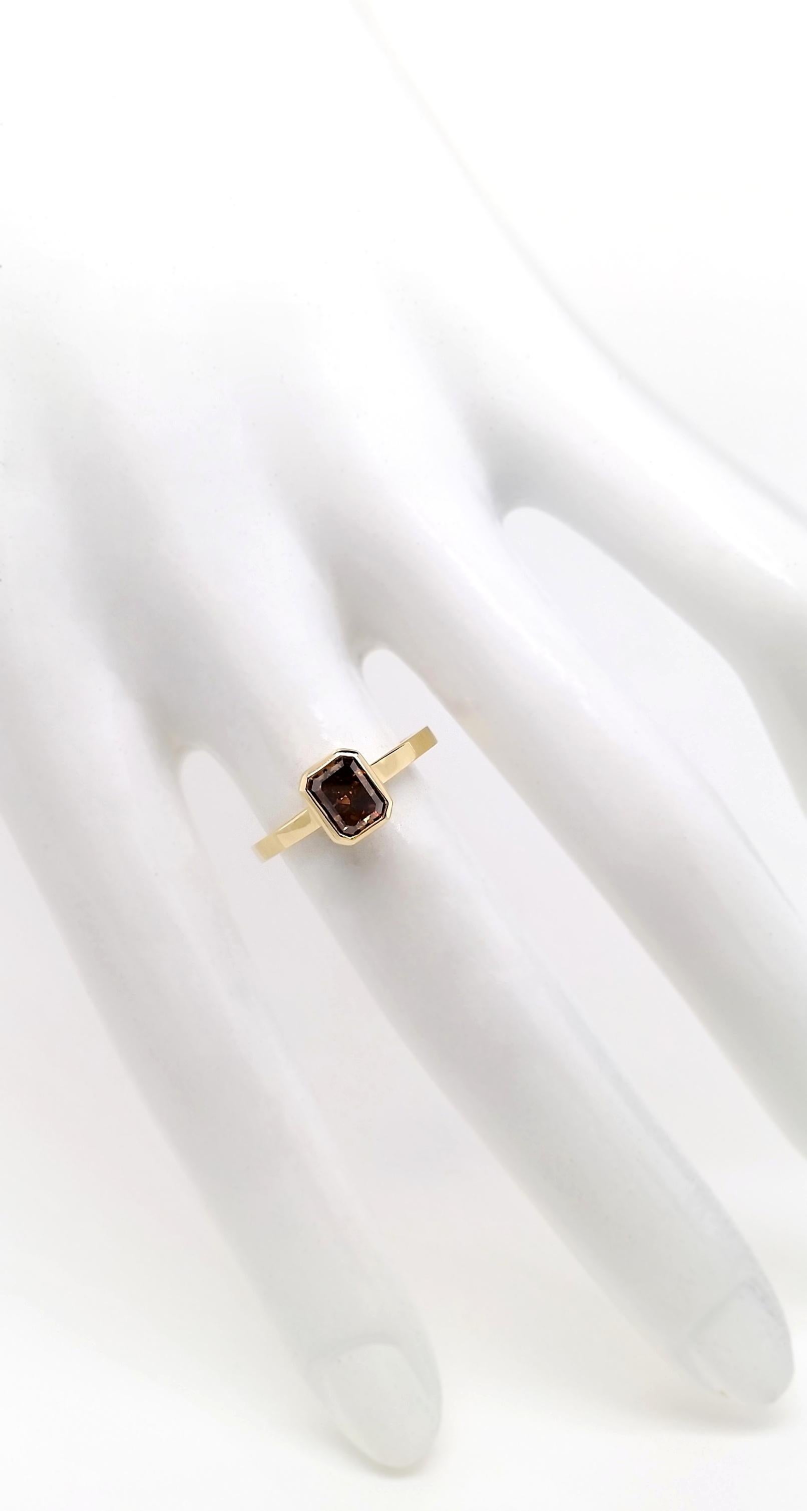 Mixed Cut IGI Certified 1.02ct Natural Fancy Diamond 18K Yellow Gold Ring For Sale