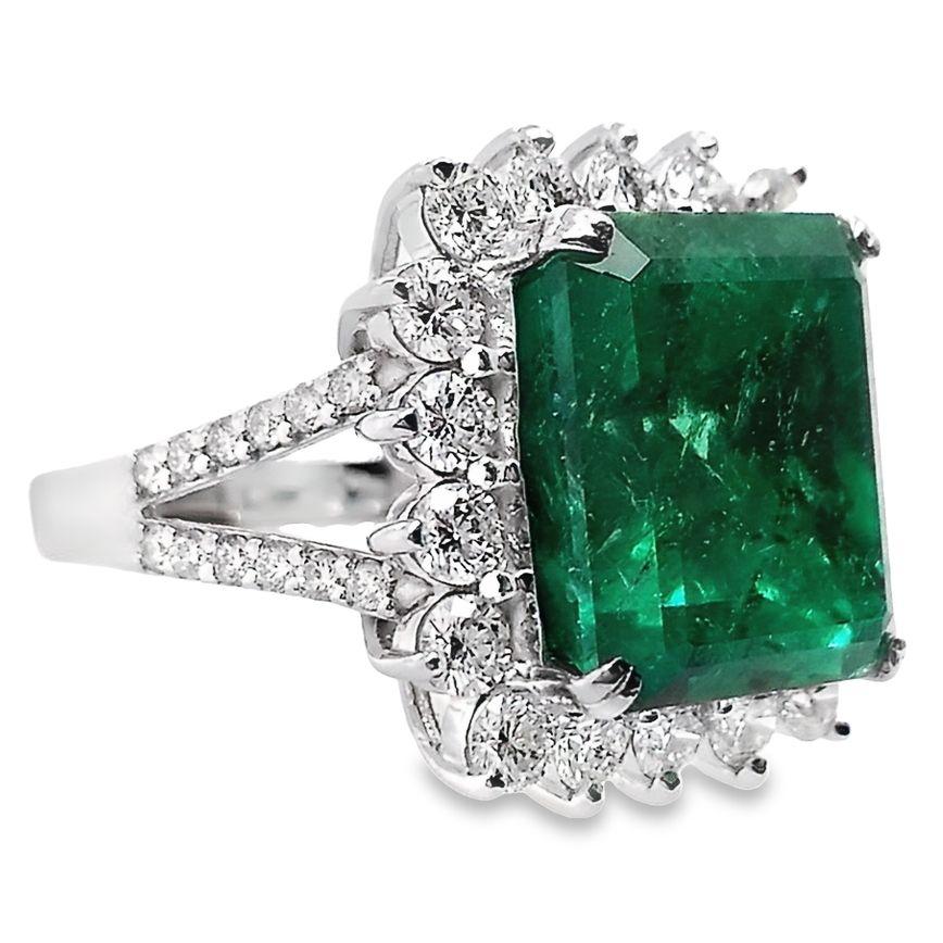 IGI Certified 10.5ct Natural Emerald and 1.75ct Natural Diamonds Platinum Ring 1
