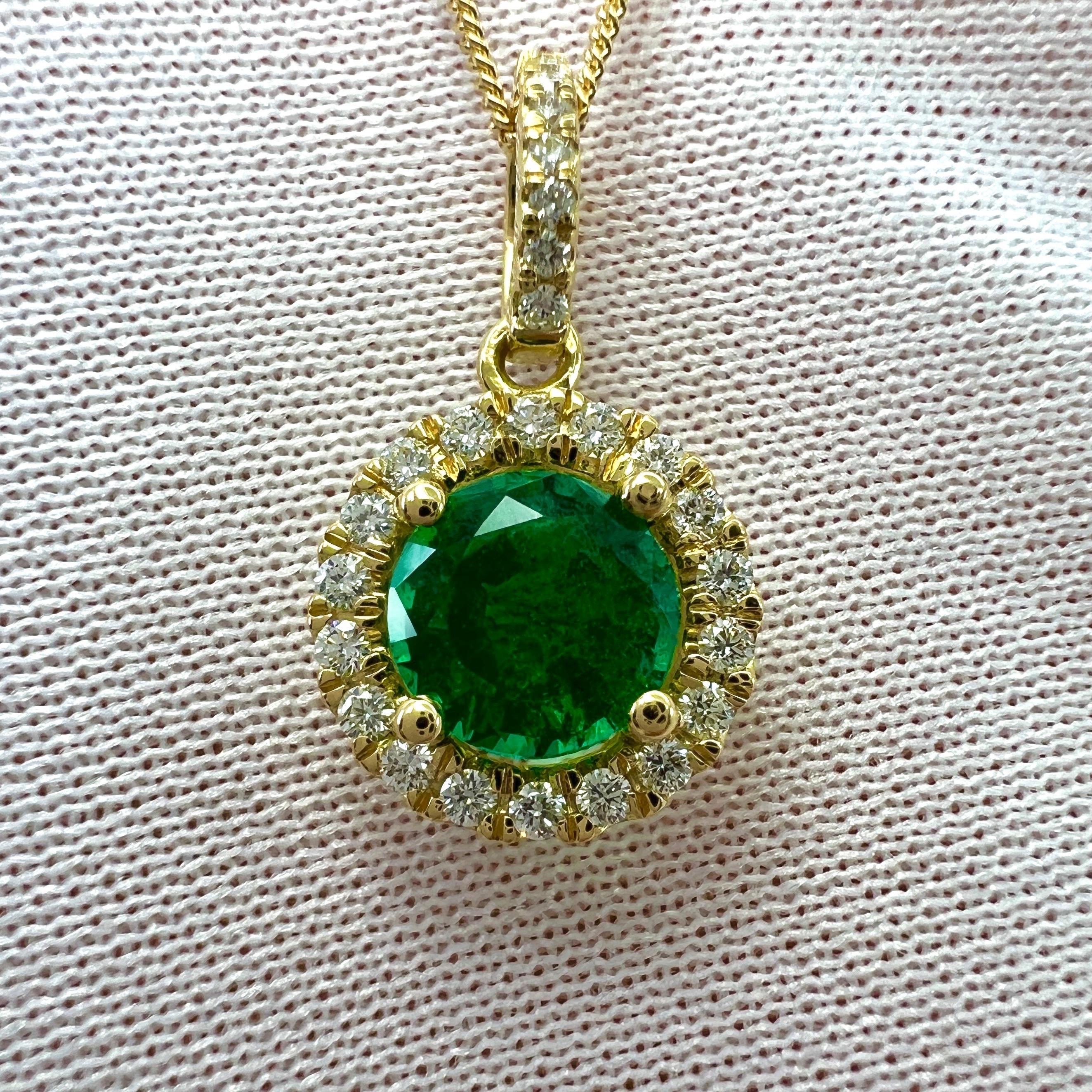IGI Certified 1.06ct Fine Green Round Cut Emerald Diamond 18k Gold Halo Pendant For Sale 7