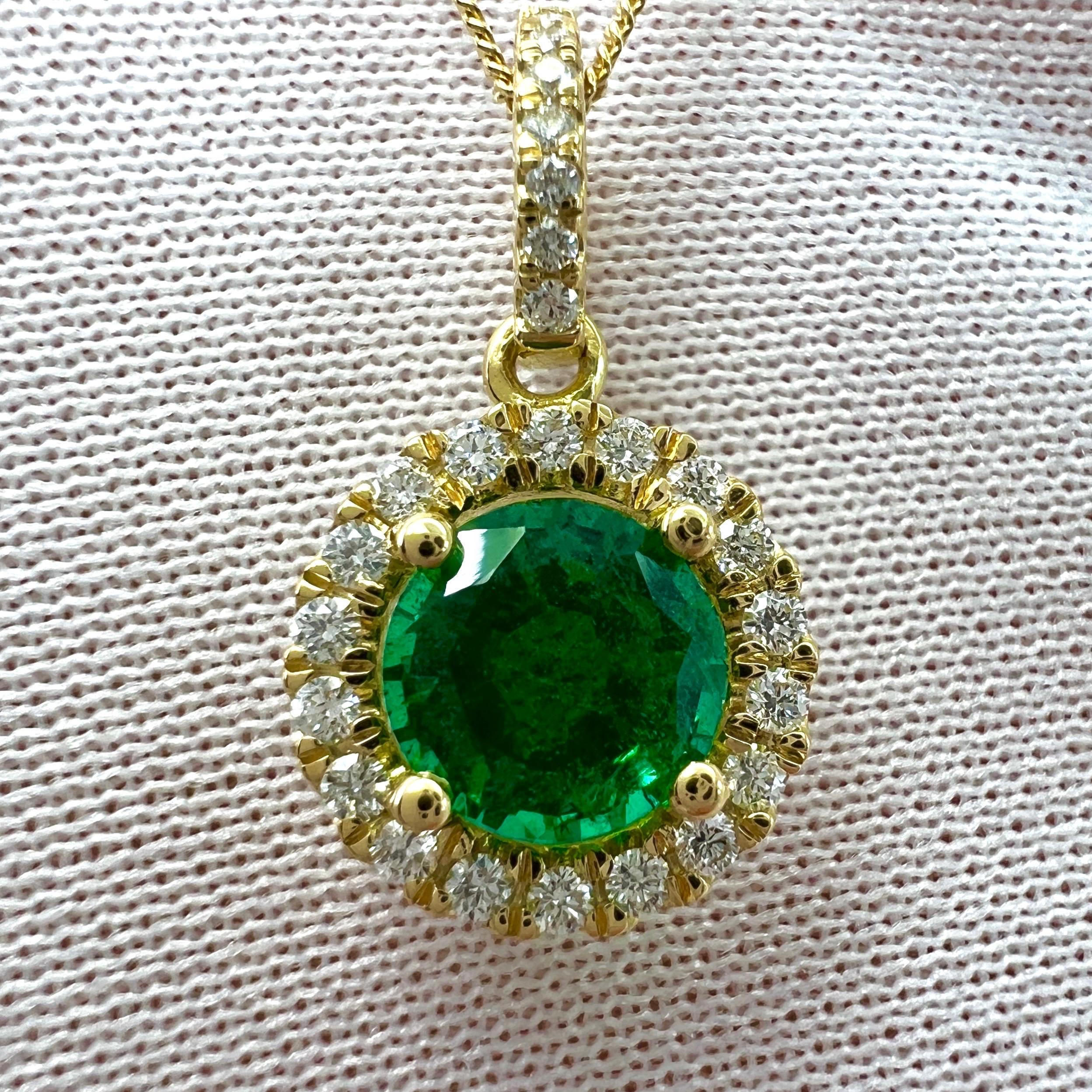 IGI Certified 1.06ct Fine Green Round Cut Emerald Diamond 18k Gold Halo Pendant For Sale 1