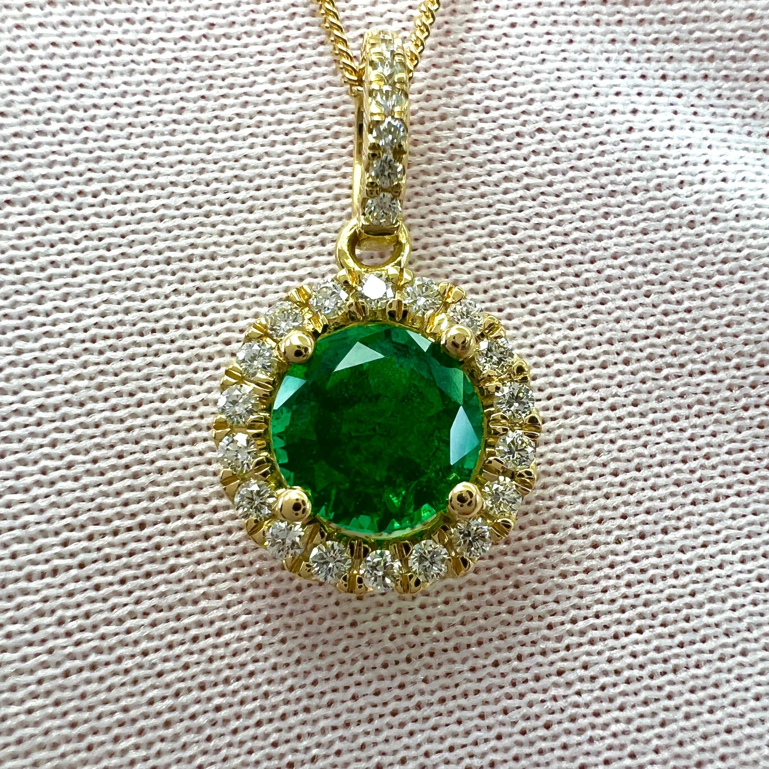IGI Certified 1.06ct Fine Green Round Cut Emerald Diamond 18k Gold Halo Pendant For Sale 3