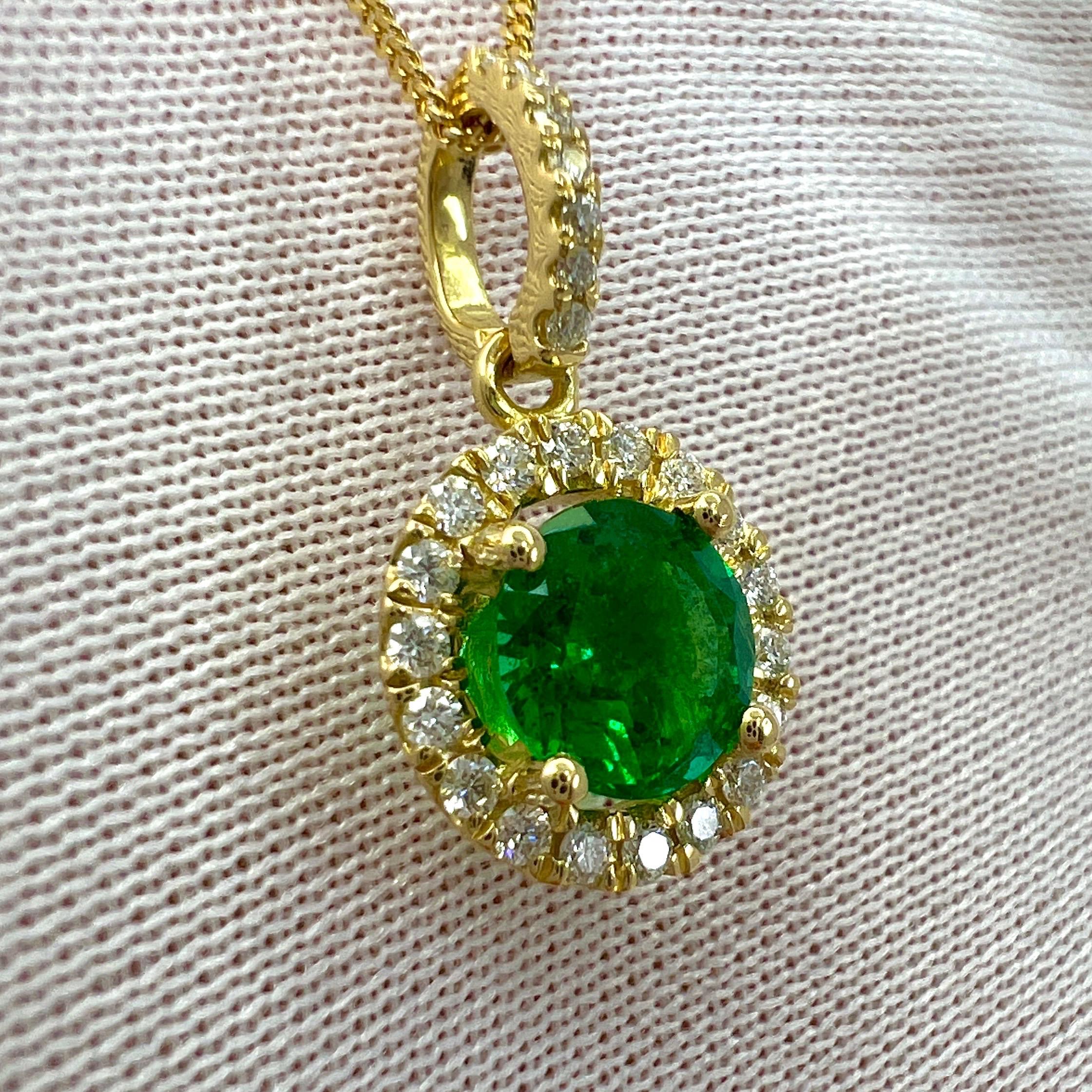 IGI Certified 1.06ct Fine Green Round Cut Emerald Diamond 18k Gold Halo Pendant For Sale 5
