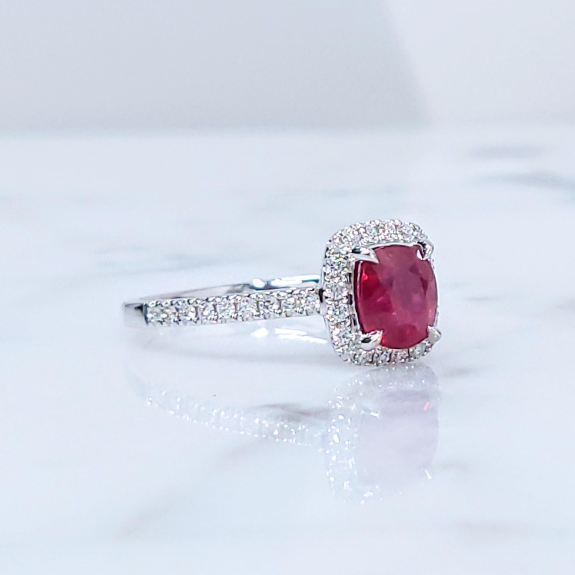 IGI Certified 1.07 Carat Pigeon Blood Ruby & Diamond Ring in 18K White Gold For Sale 2