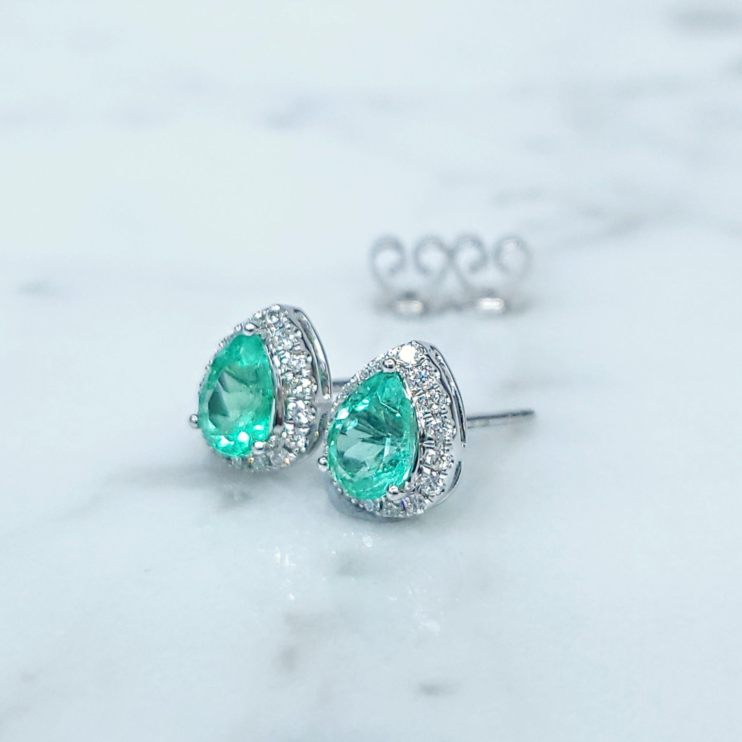 Women's IGI Certified 1.08 Carat Colombian Emerald & Diamond Earrings in 18K White Gold For Sale
