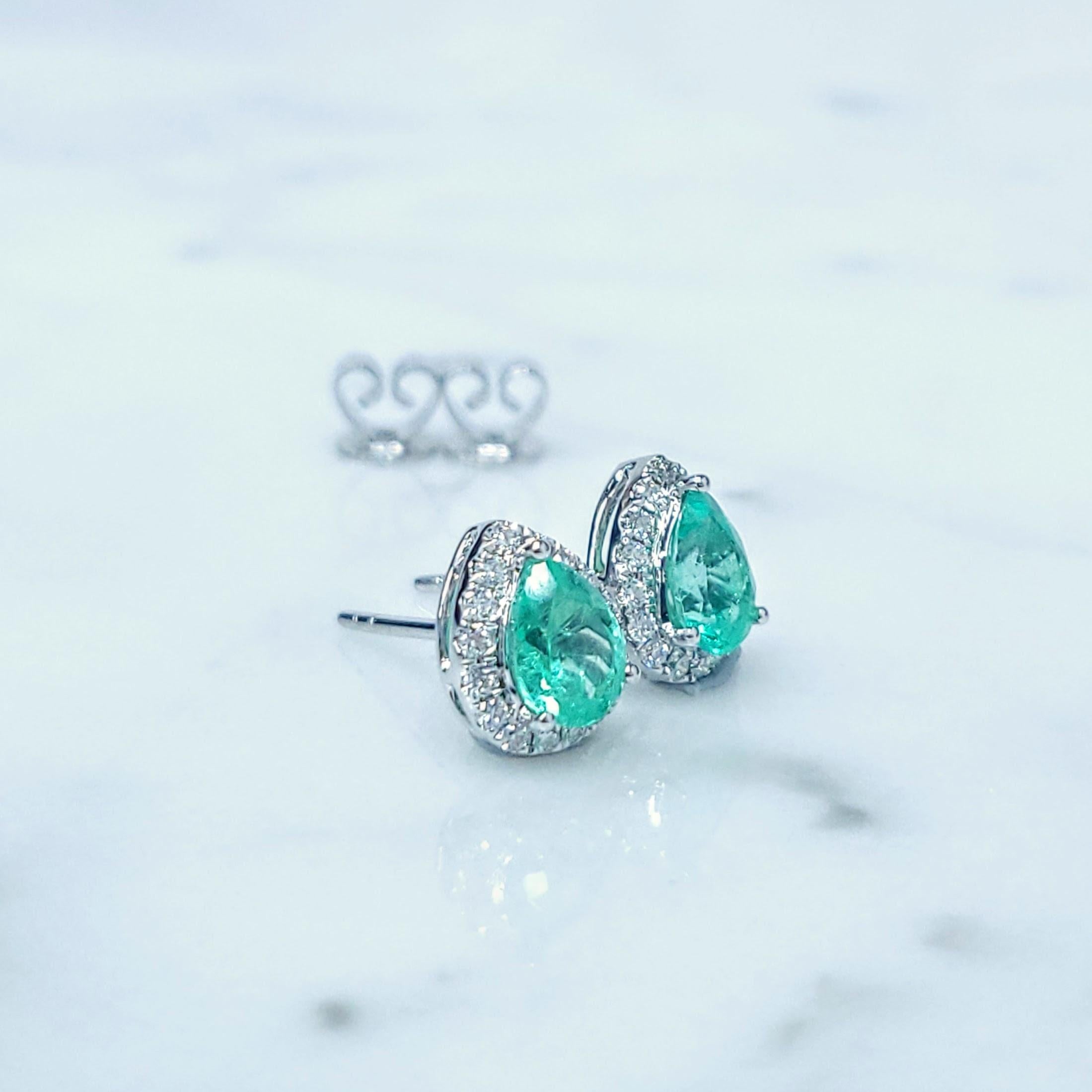IGI Certified 1.08 Carat Colombian Emerald & Diamond Earrings in 18K White Gold For Sale 2