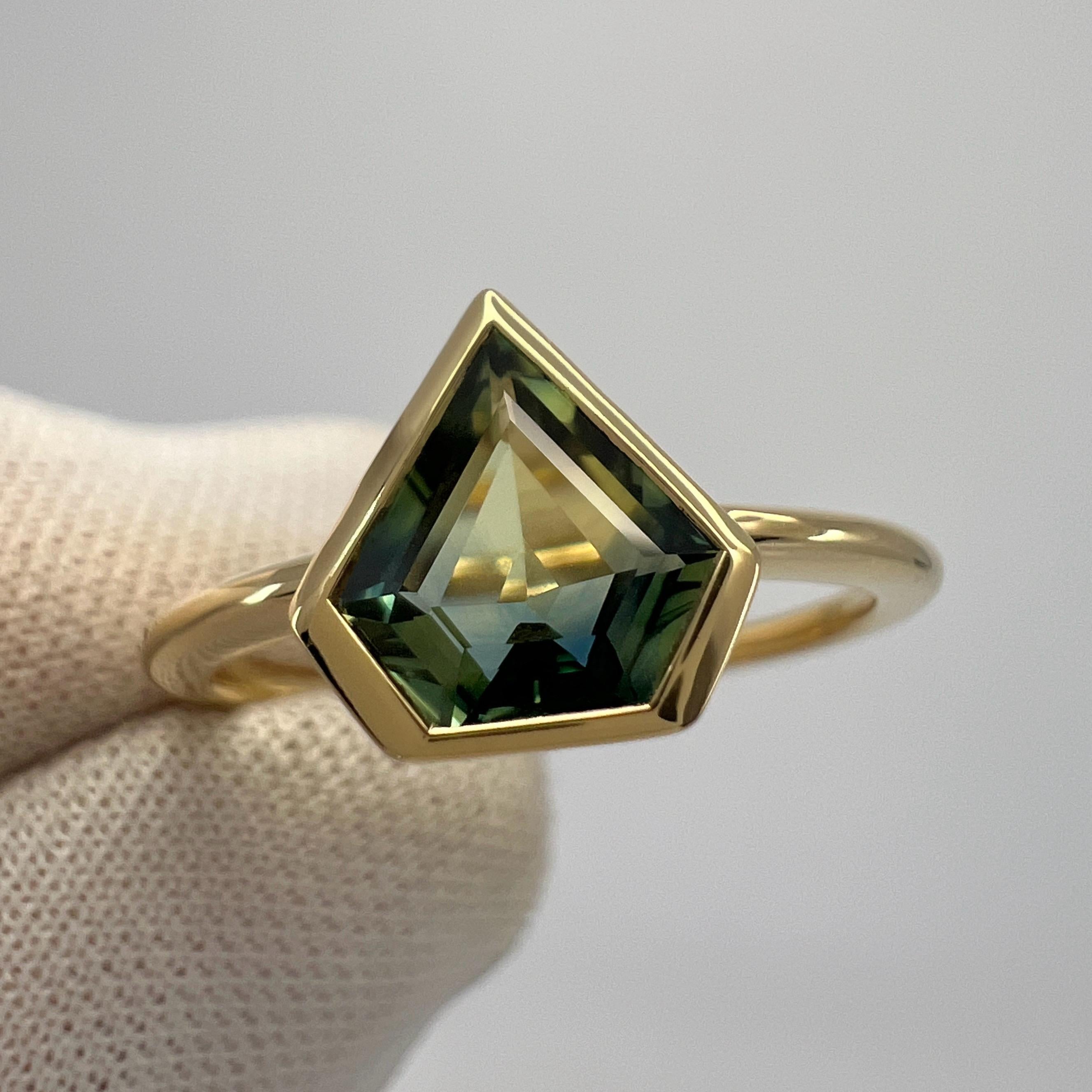 Women's or Men's IGI Certified 1.08ct Parti Colour Sapphire Shield Cut 18k Gold Solitaire Ring