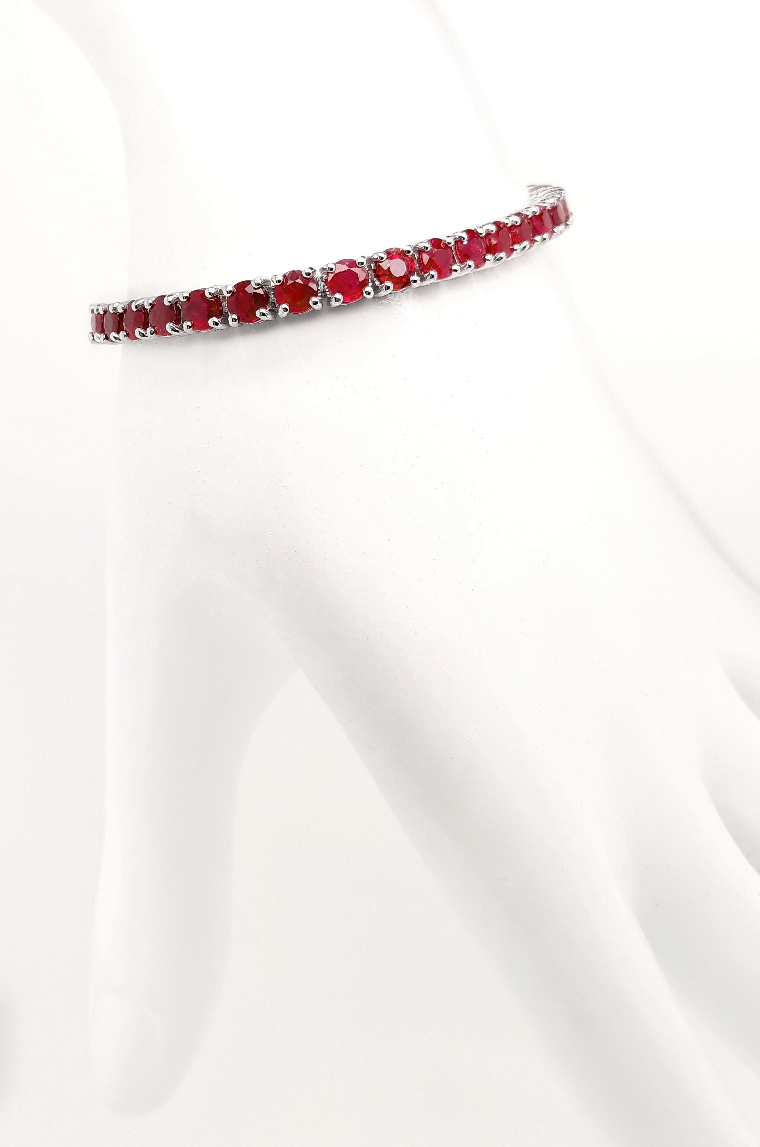 IGI Certified 10.93ct Natural Rubies 14K White Gold Bracelet In New Condition In Hong Kong, HK