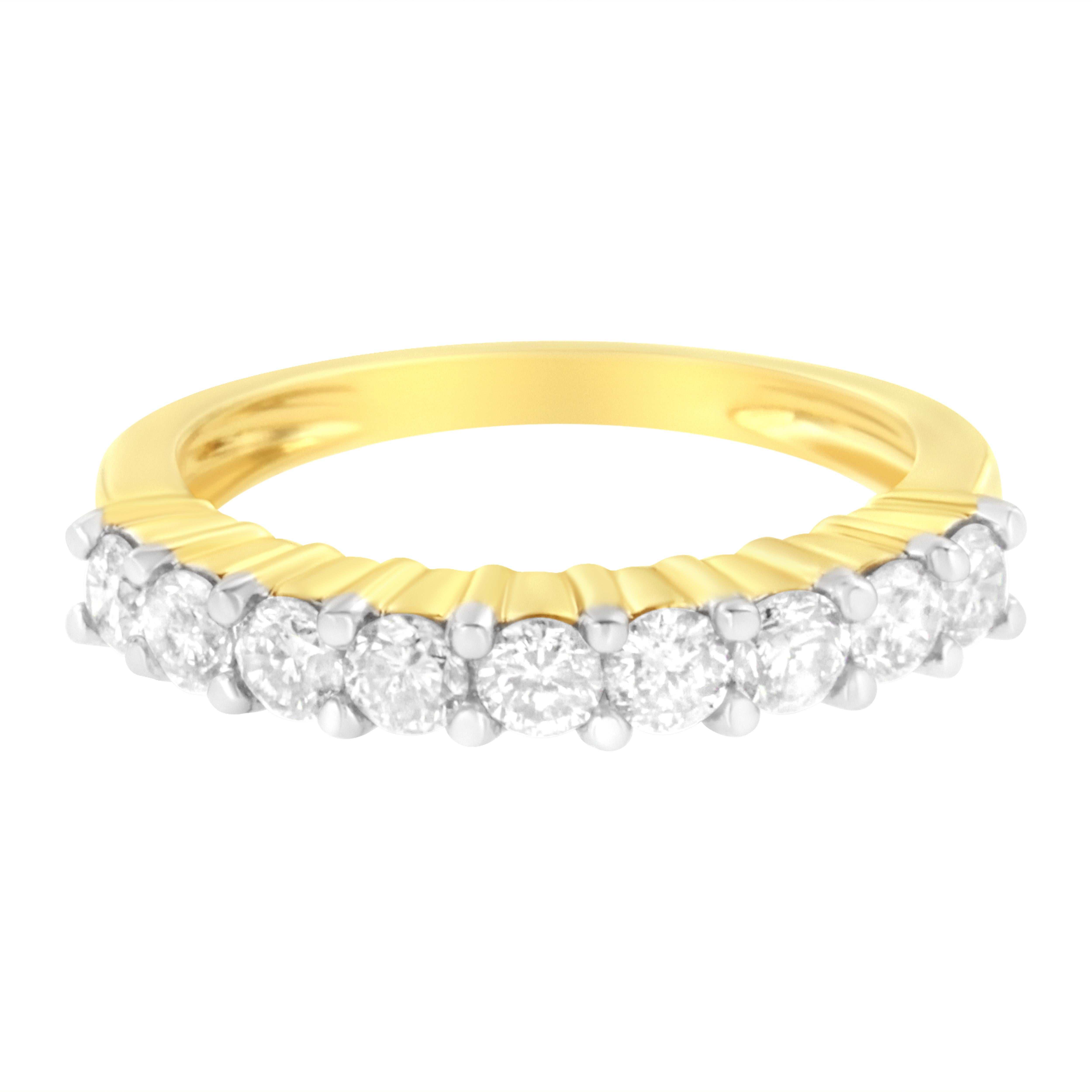 Moderne Bague jonc en or jaune 10 carats certifiée IGI avec diamants de 1 carat en vente
