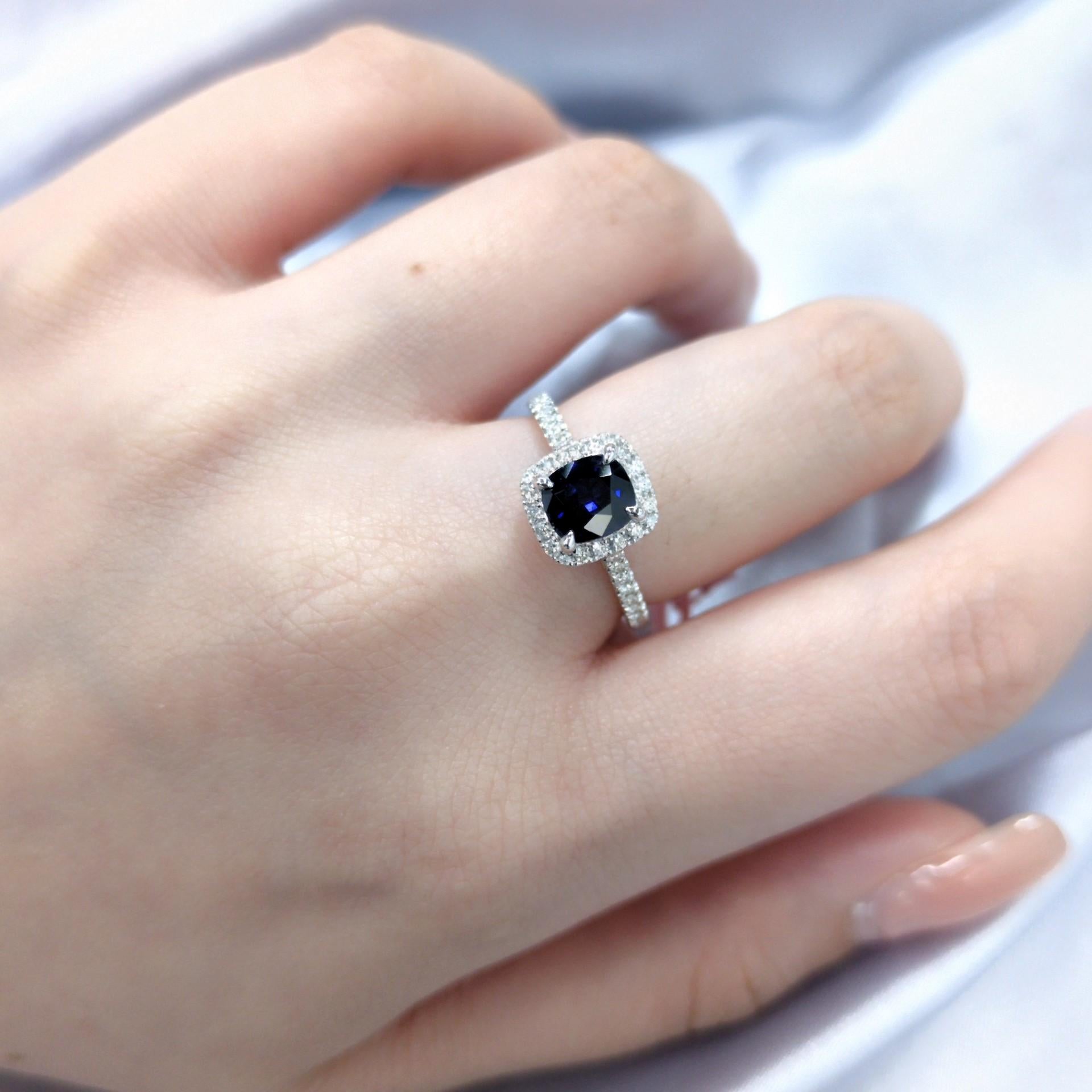IGI-zertifizierter 1,10 Karat blauer Saphir & Diamantring aus 18 Karat Weißgold im Angebot 6