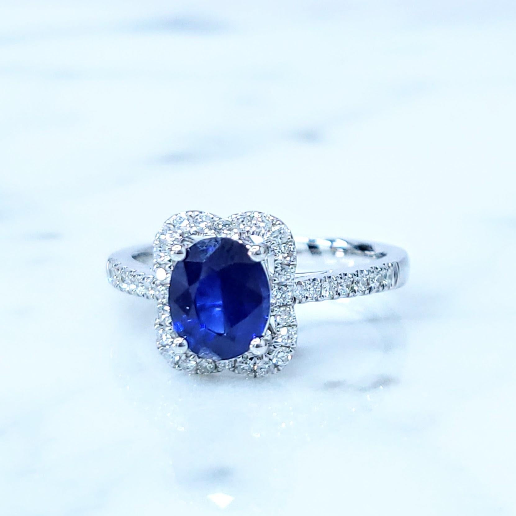IGI Certified 1.10  Carat Blue Sapphire & Diamond Ring in 18K White Gold For Sale 2